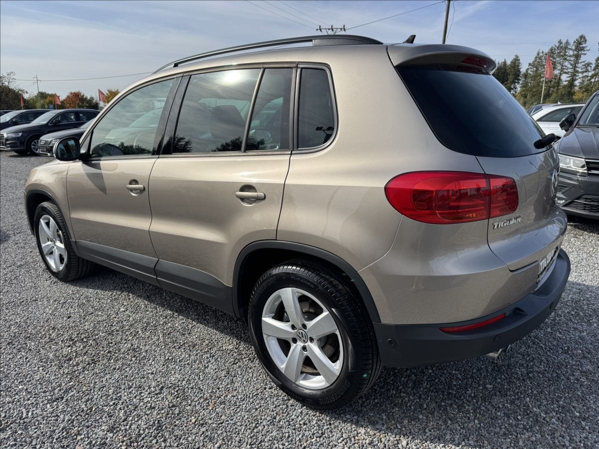 Volkswagen Tiguan, 2,0   TDI 81 KW SERVISNÍ HISTO - fotka 5