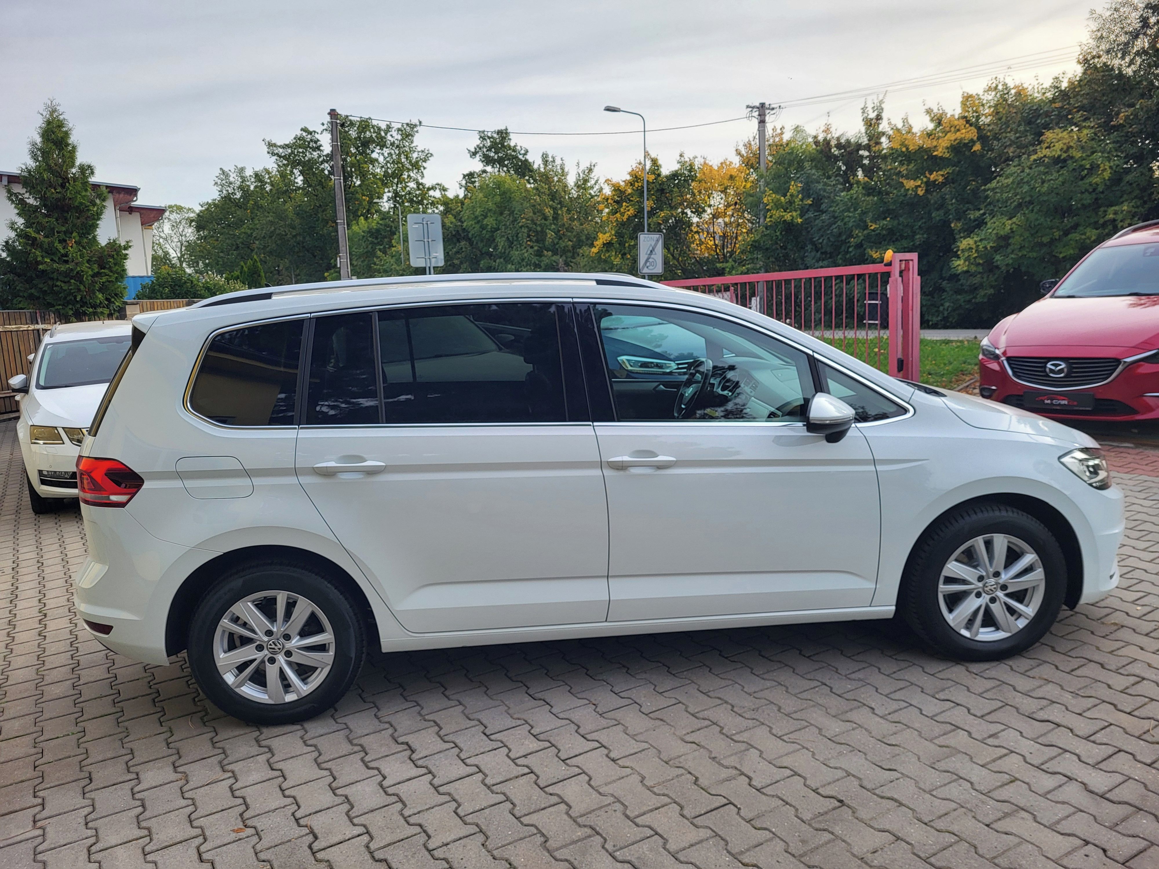 Volkswagen Touran, 1.5 TSI, LED, NAVI, ACC - fotka 5