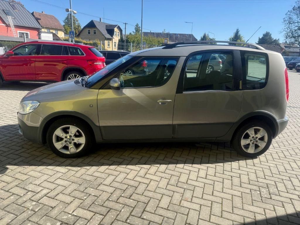 Škoda Roomster, SCOUT 1,2 TSi SERVISKA - fotka 4