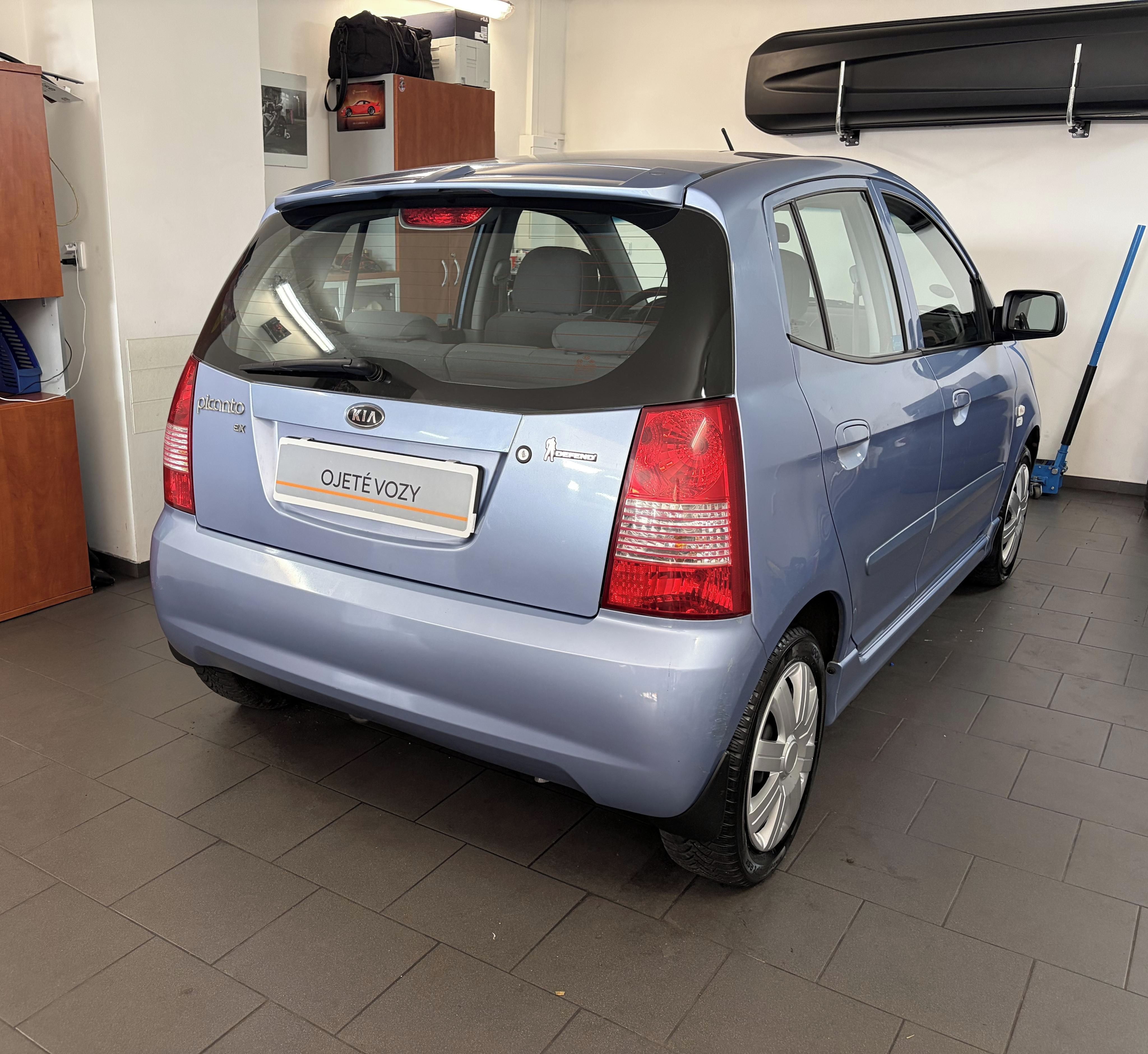 Kia Picanto, 1.0i 45kW EX, Po 1. Majiteli - fotka 3