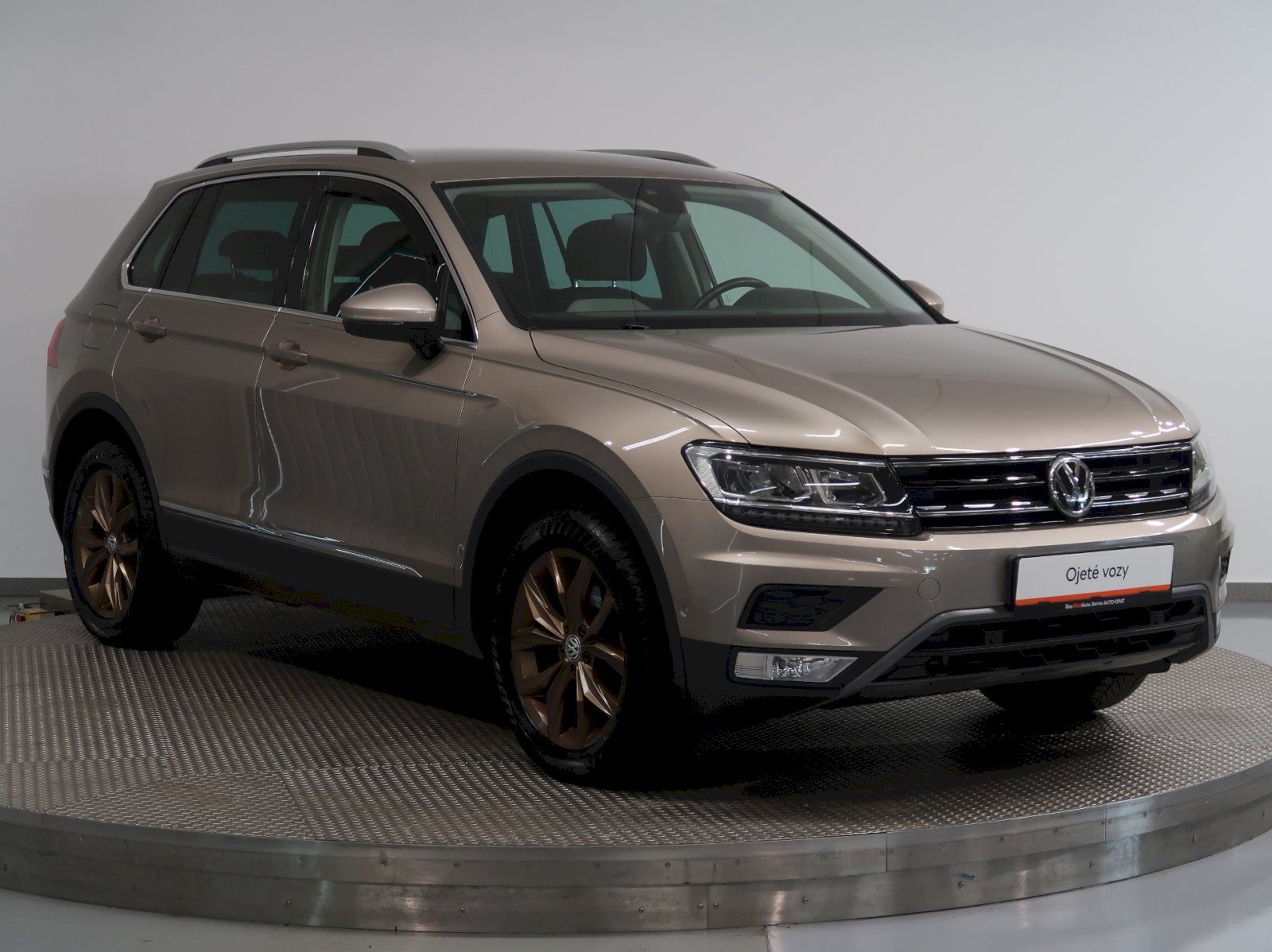 Volkswagen Tiguan, HIGHLINE 2.0TDI 4x4 DSG TAŽNÉ - fotka 6
