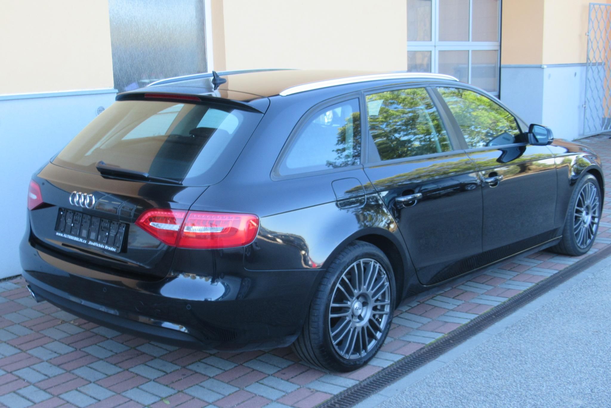Audi A4 Avant, 2.0 TDI AUT. KLIMA  *AUTOMAT* - fotka 5