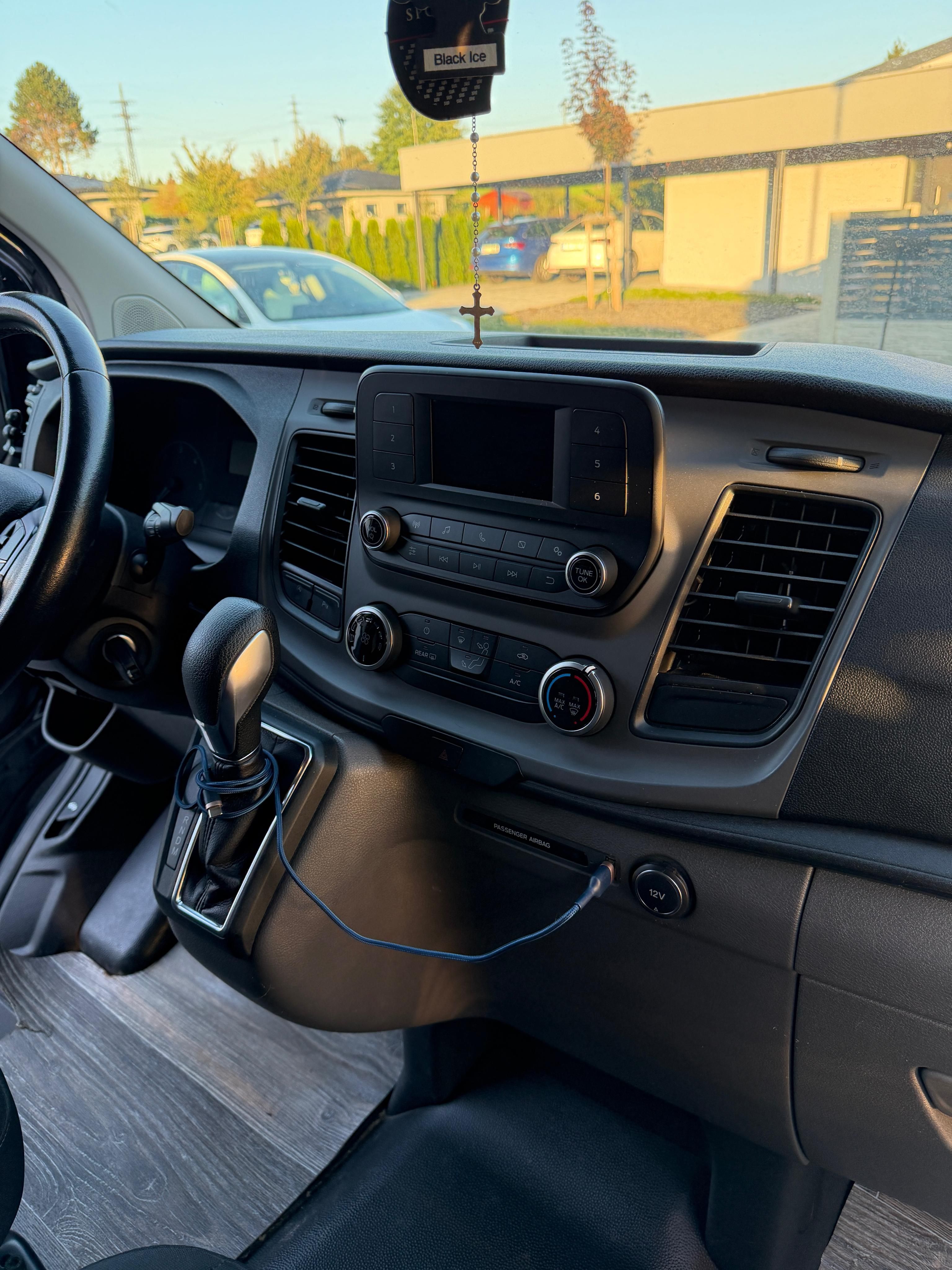 Ford Transit Custom, 9 MÍST • AUTOMAT • TAŽNÉ •DPH - fotka 6