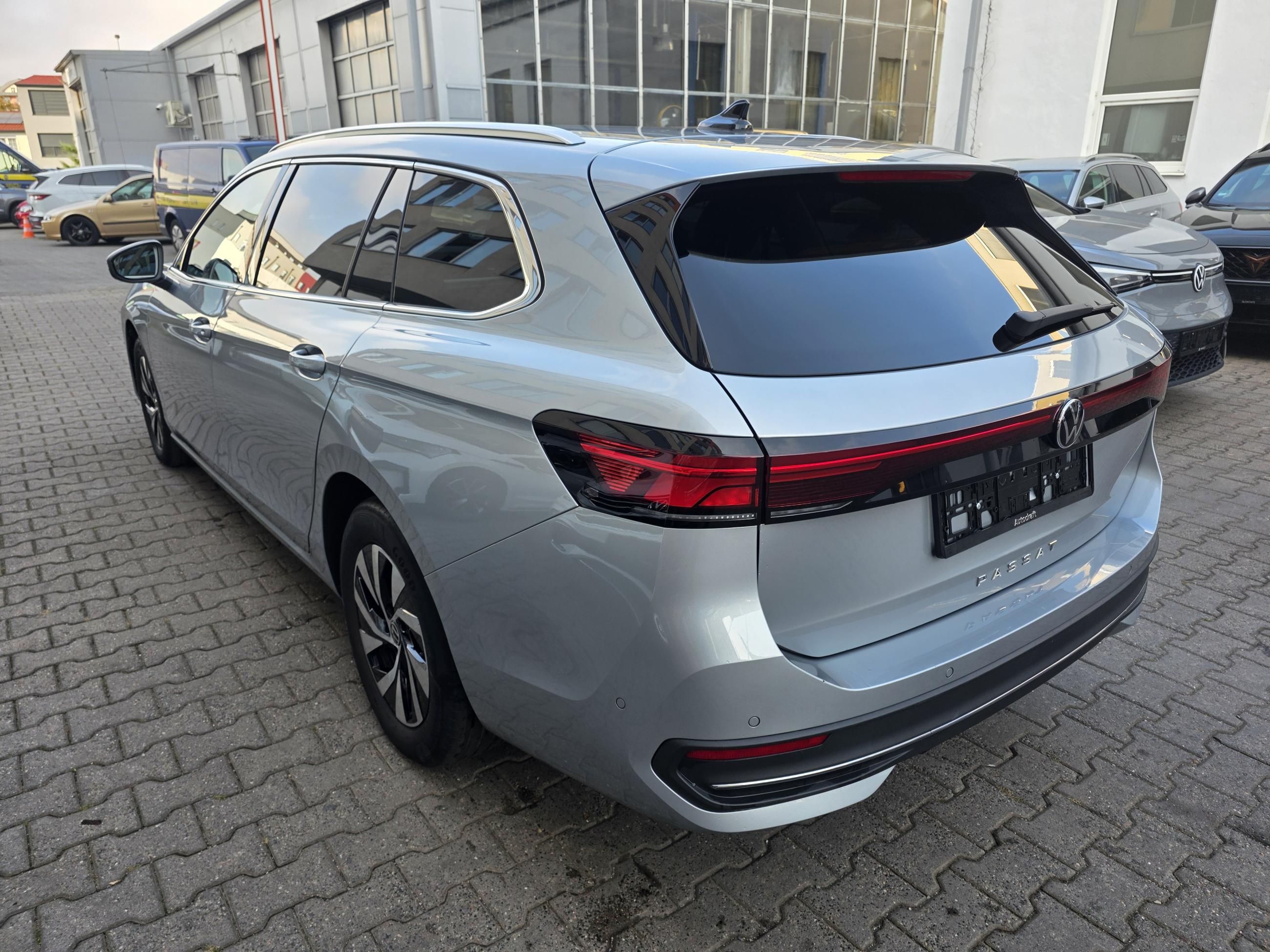 Volkswagen Passat Variant, 2.0 TDI 110kW DSG Matrix - fotka 4