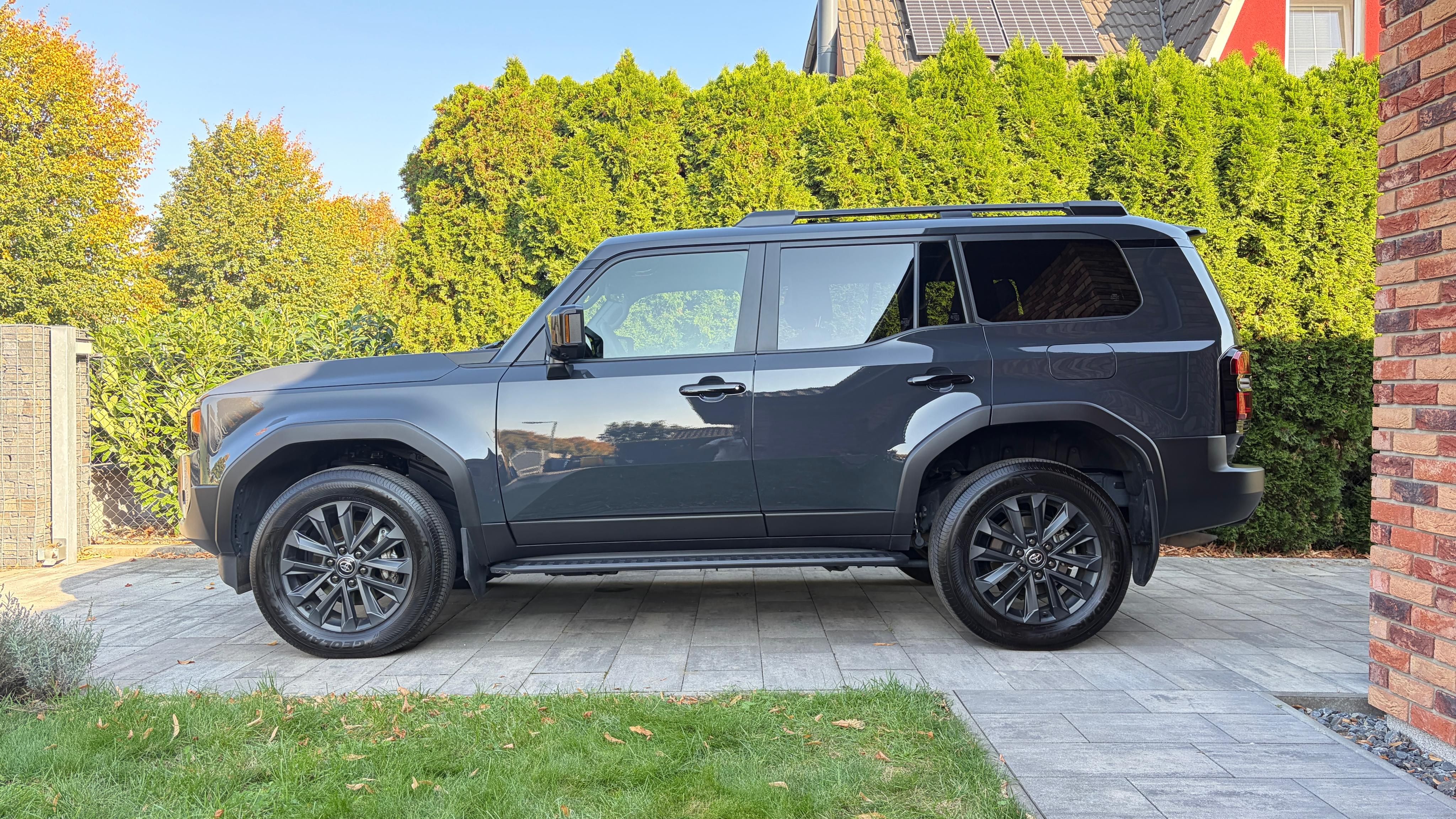 Toyota Land Cruiser, 1 majitel, executive, panorama - fotka 2