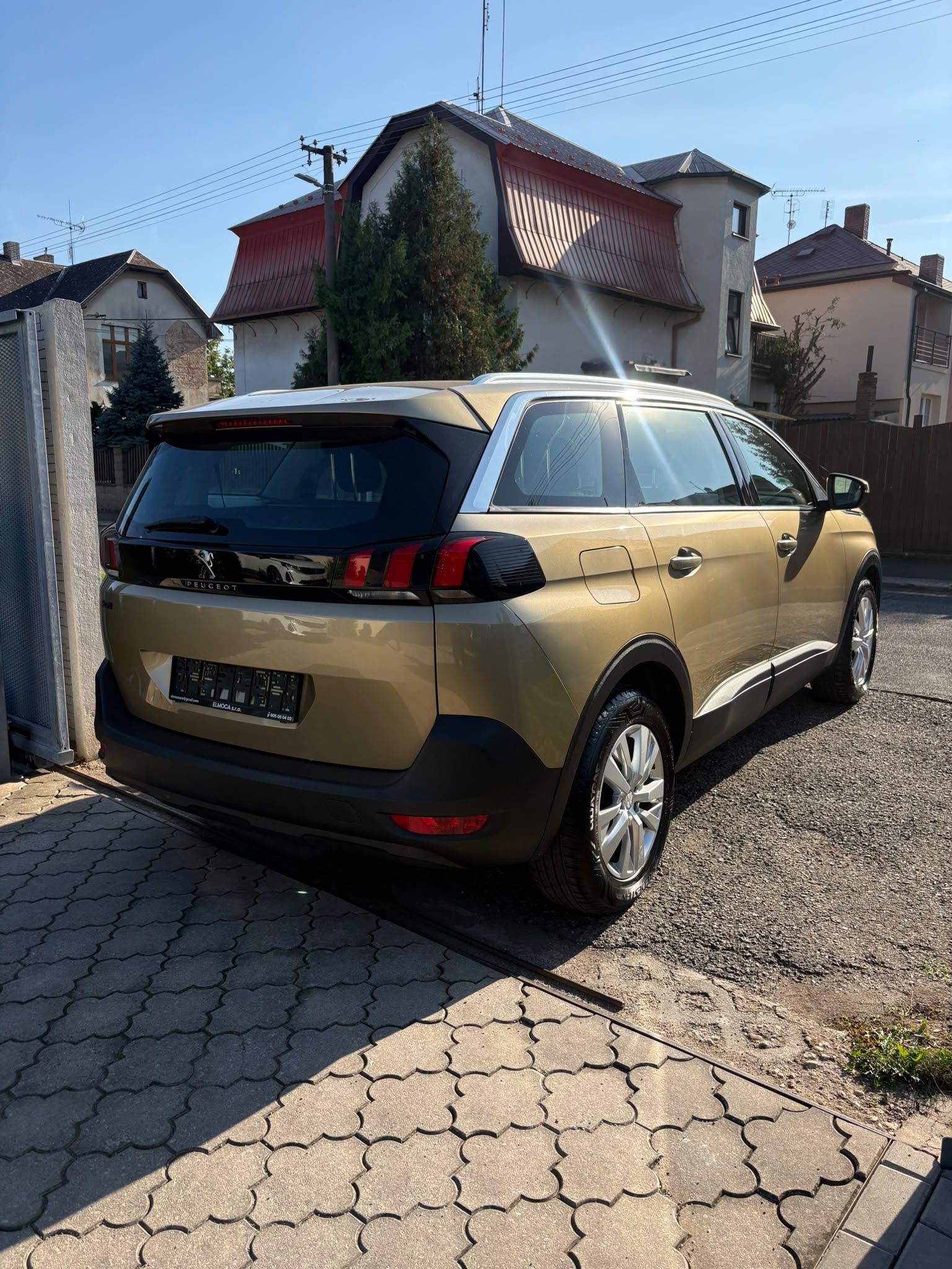 Peugeot 5008, 1.6HDi MAN6 88kW po servisu - fotka 5