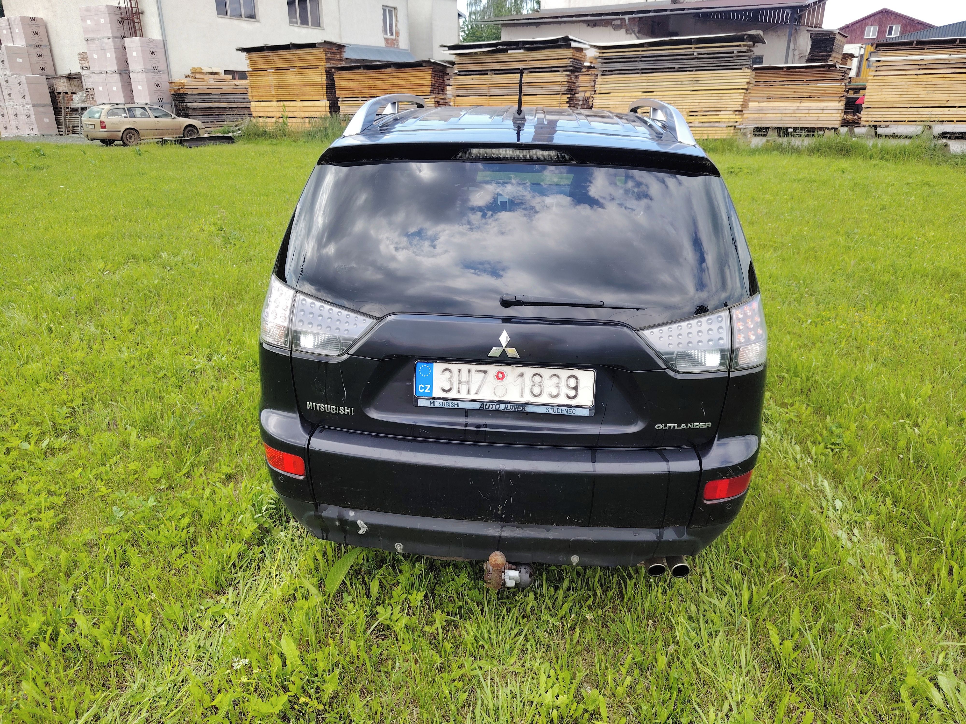 Mitsubishi Outlander, 2,0 Di-D, 7míst, serv. knížka - fotka 5