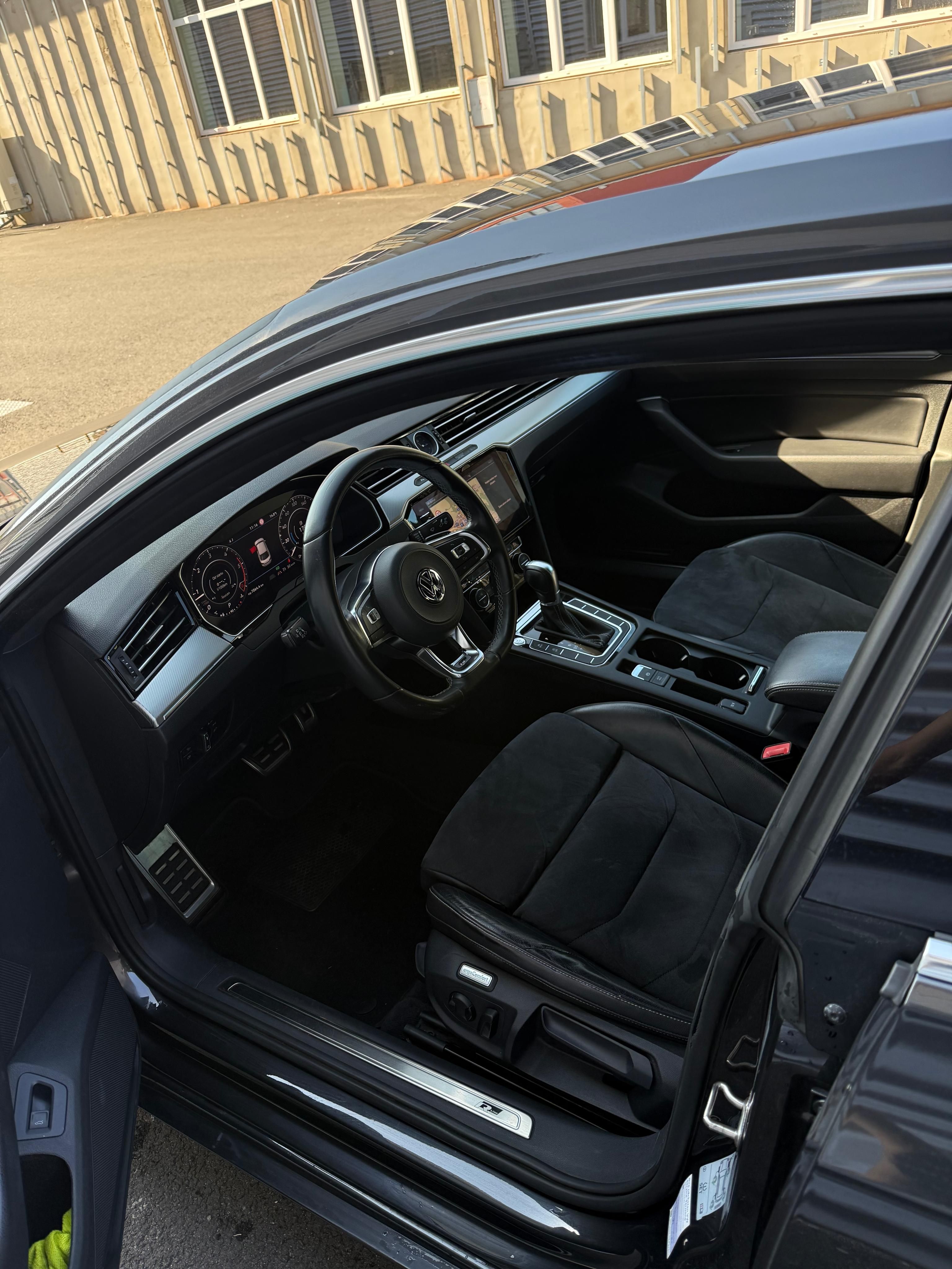 Volkswagen Arteon, Volkswagen Arteon R-Line 2.0 T - fotka 4