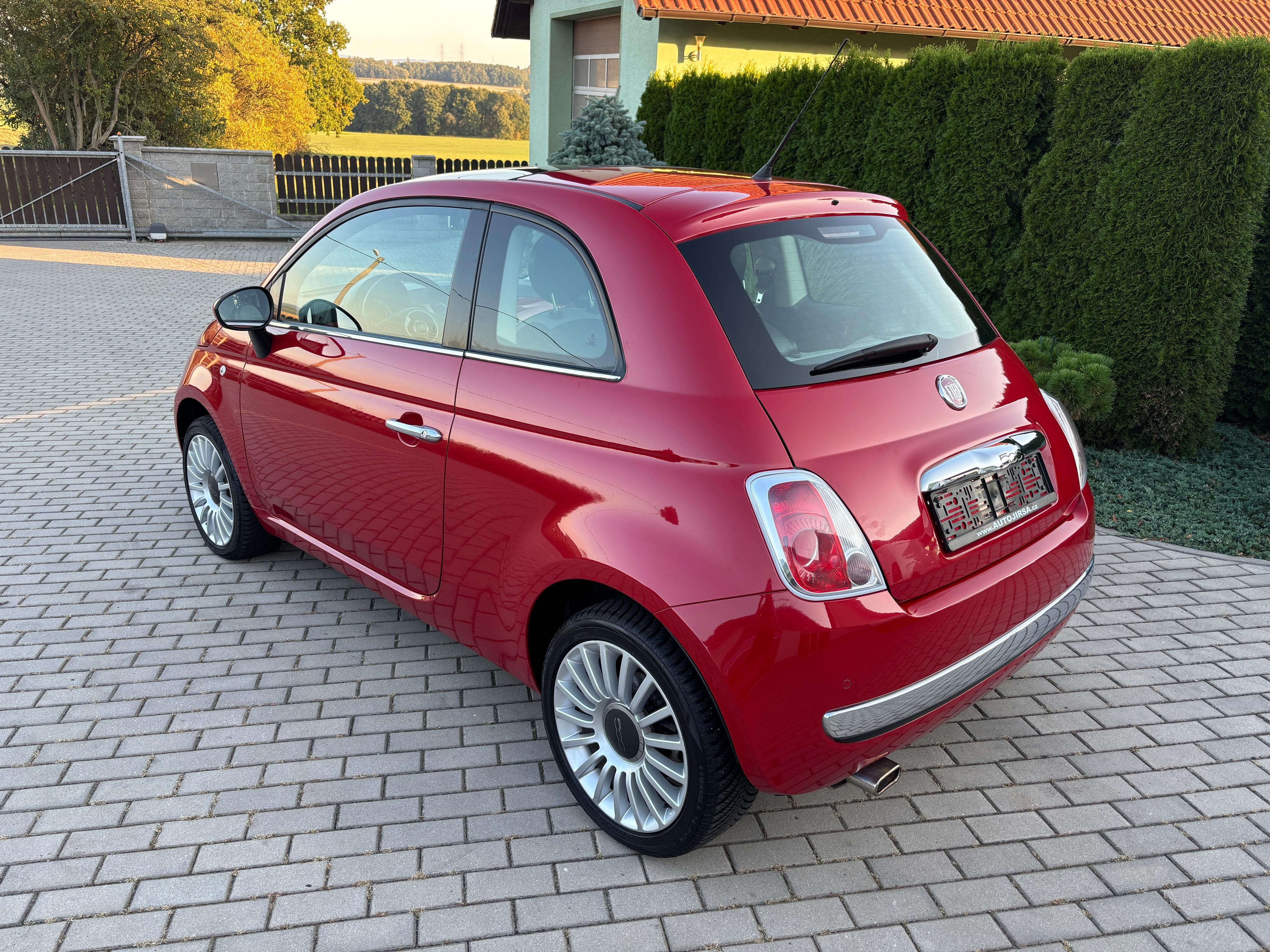Fiat 500, 1,4 16V Edice ROSSO 101PS - fotka 6
