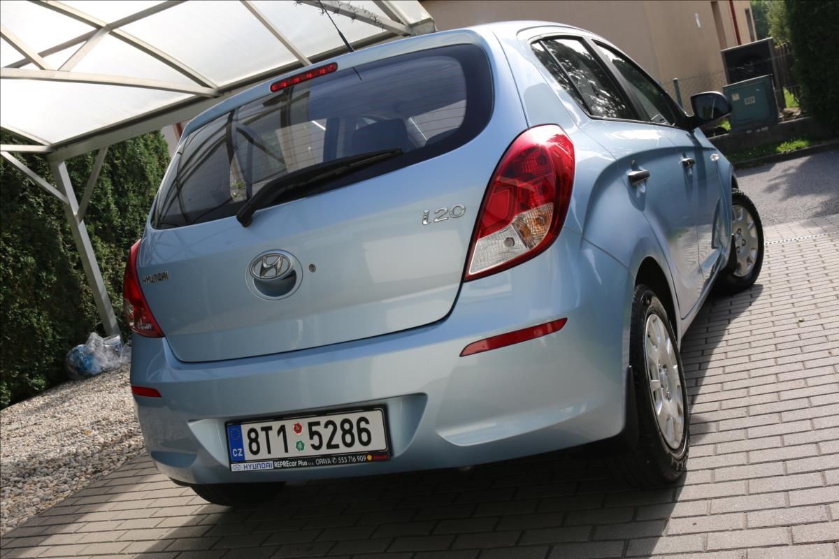 Hyundai i20, 1,3 ČR,1.Maj. 45000KM - fotka 5