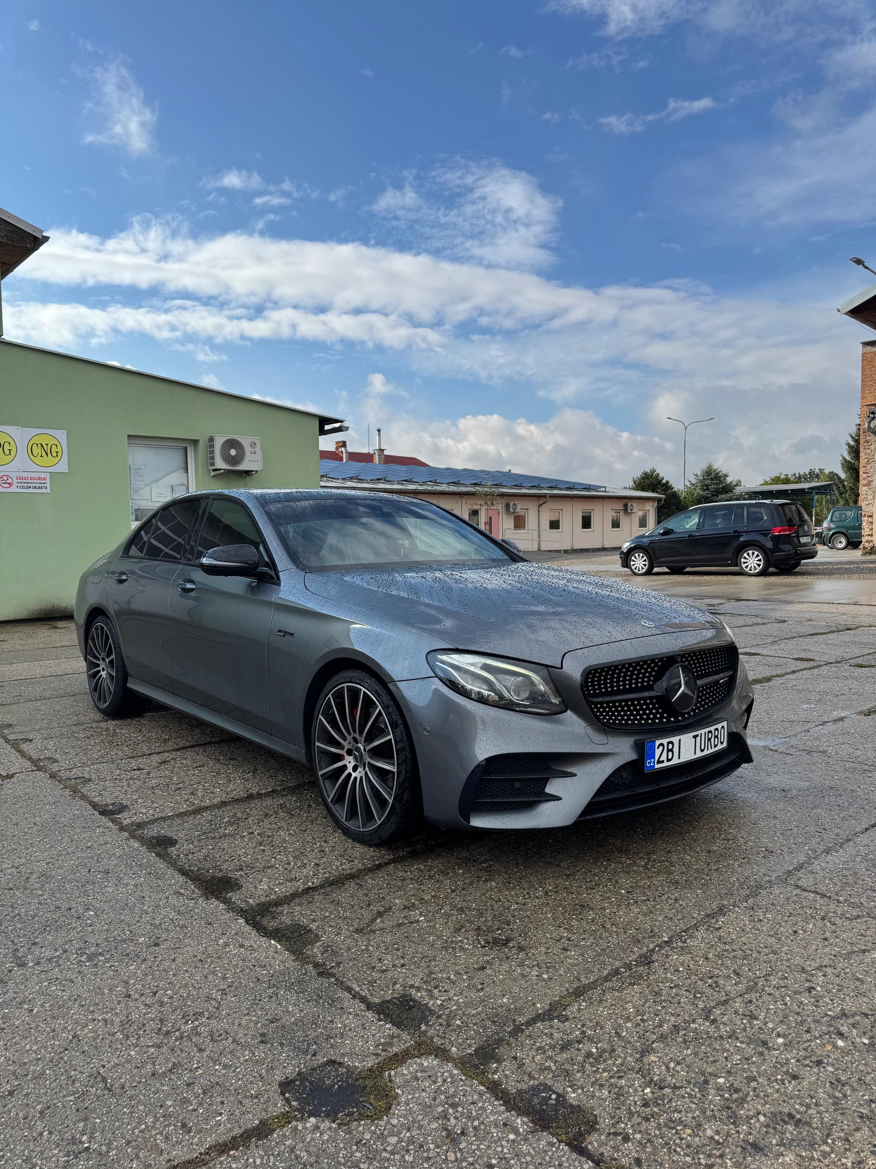 Mercedes-Benz Třídy E, E43 AMG - fotka 6