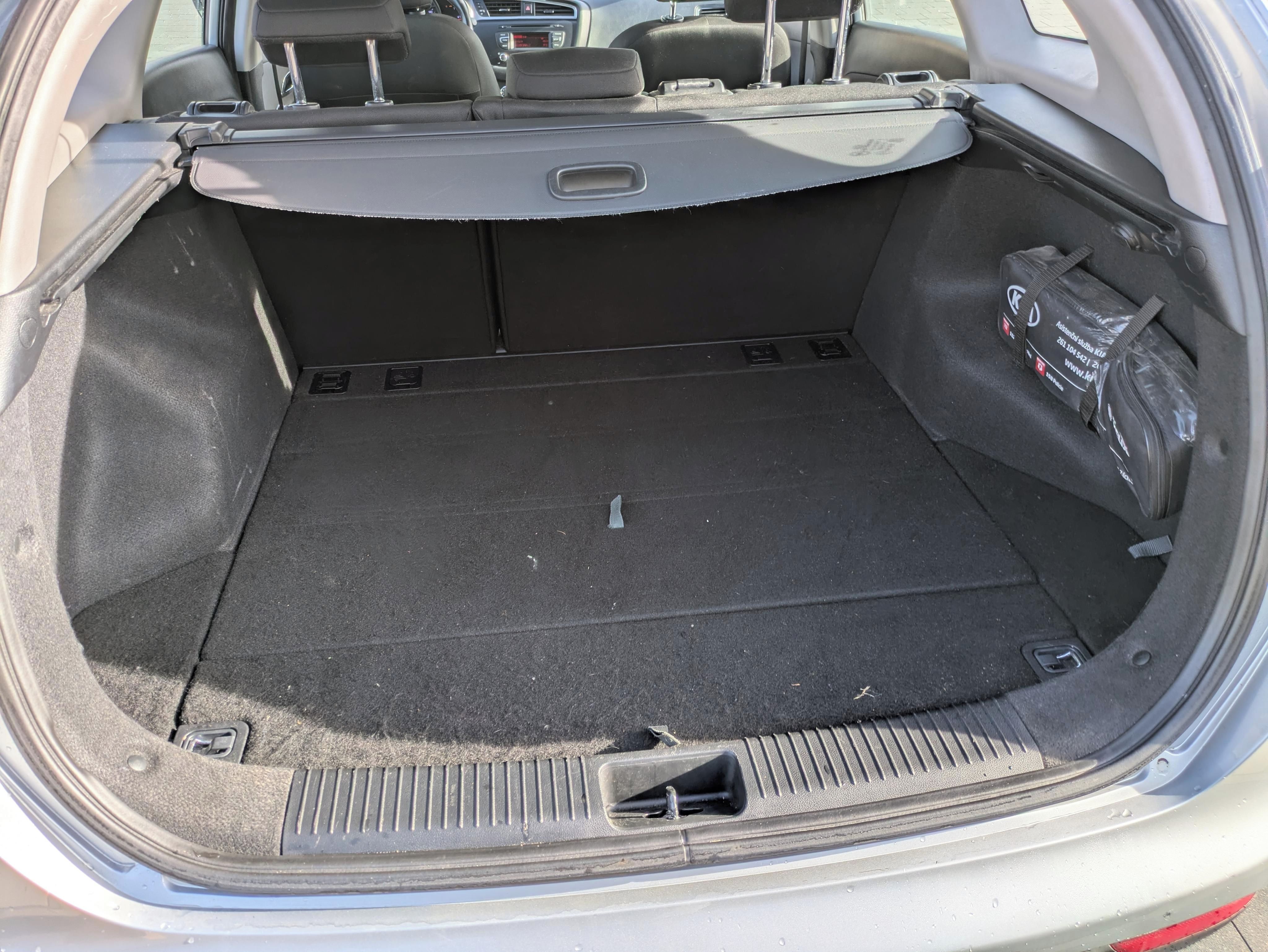 Kia Cee´d, Kia Cee'd kombi, 1,4crdi 2.maj - fotka 6