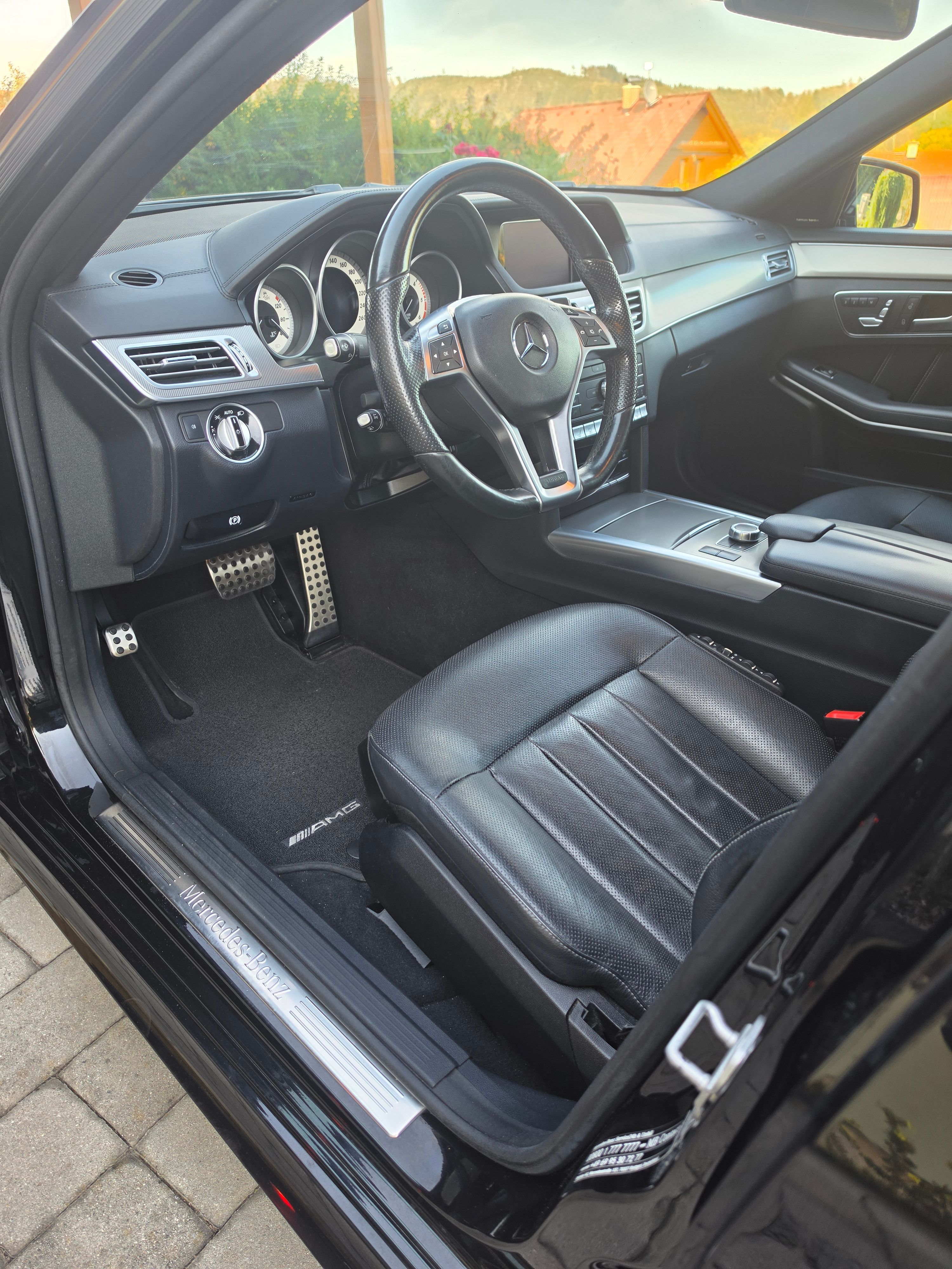 Mercedes-Benz Třídy E, AMG, autorizovaný servis - fotka 5