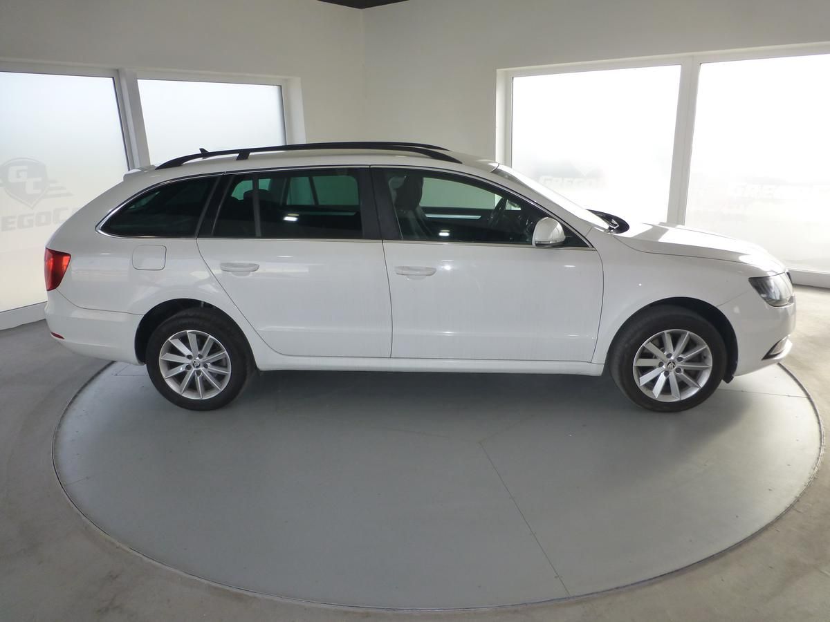 Škoda Superb, 2,0TDI*NAV*PARK S*VYHŘ.S*XENON - fotka 5