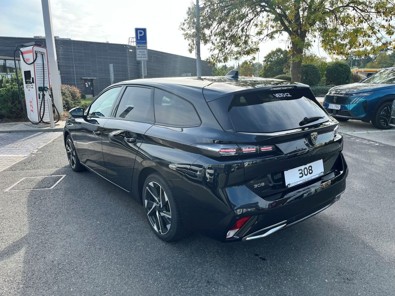 Peugeot 308, 1.5 BlueHDi 130k EAT8 - fotka 6