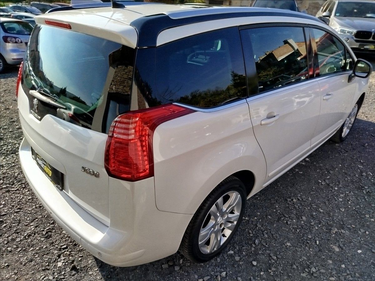 Peugeot 5008, 1,6 HDi 88 kW, 7-MÍST, AUTOMAT - fotka 6
