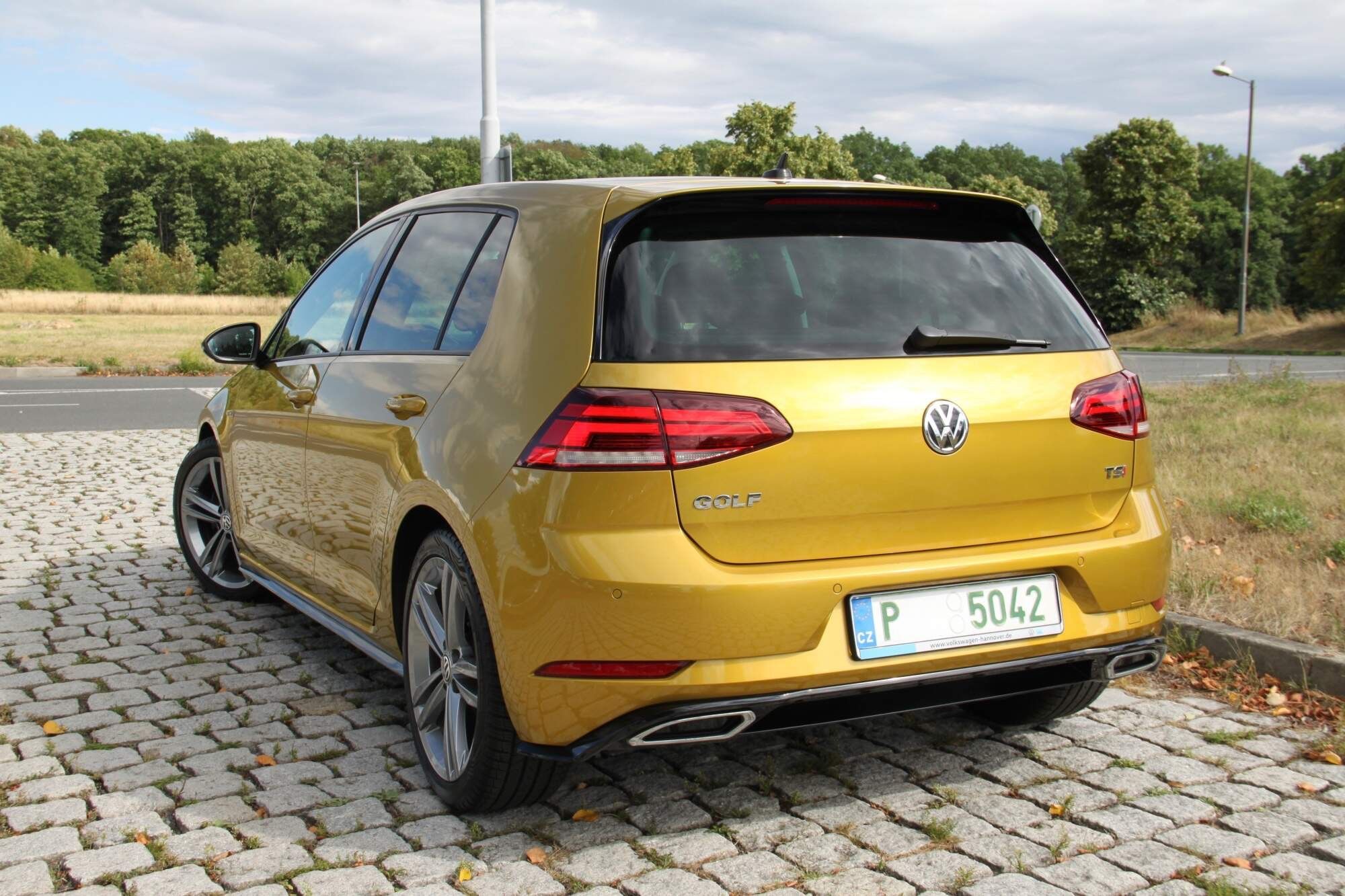 Volkswagen Golf, 1.4TSI, R-Line, HIGHLINE - fotka 4