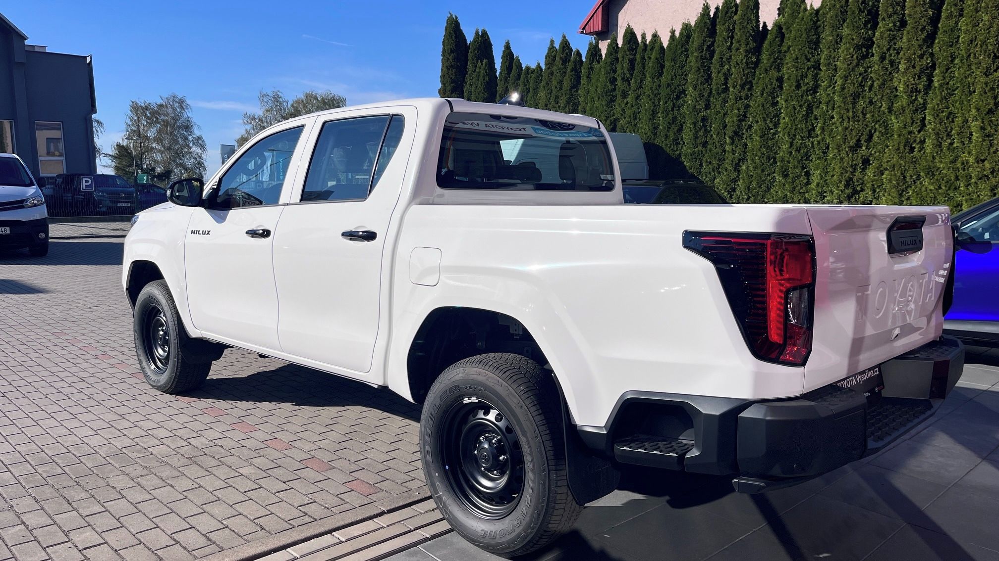 Toyota Hilux, 2,8D 4x4 6AT LIVE HYB - fotka 5