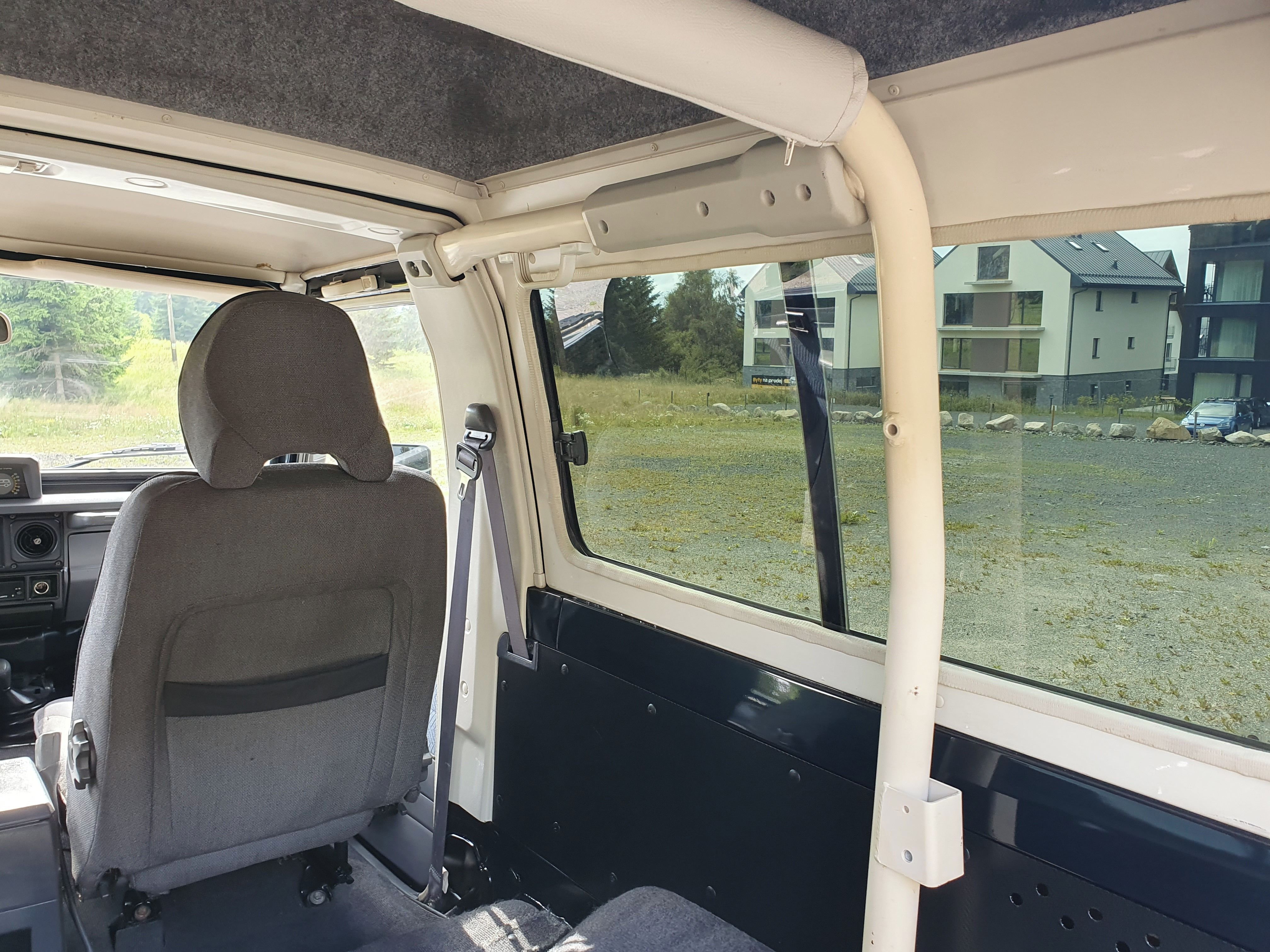 Toyota Land Cruiser, HZJ 73 4,2 D - fotka 6