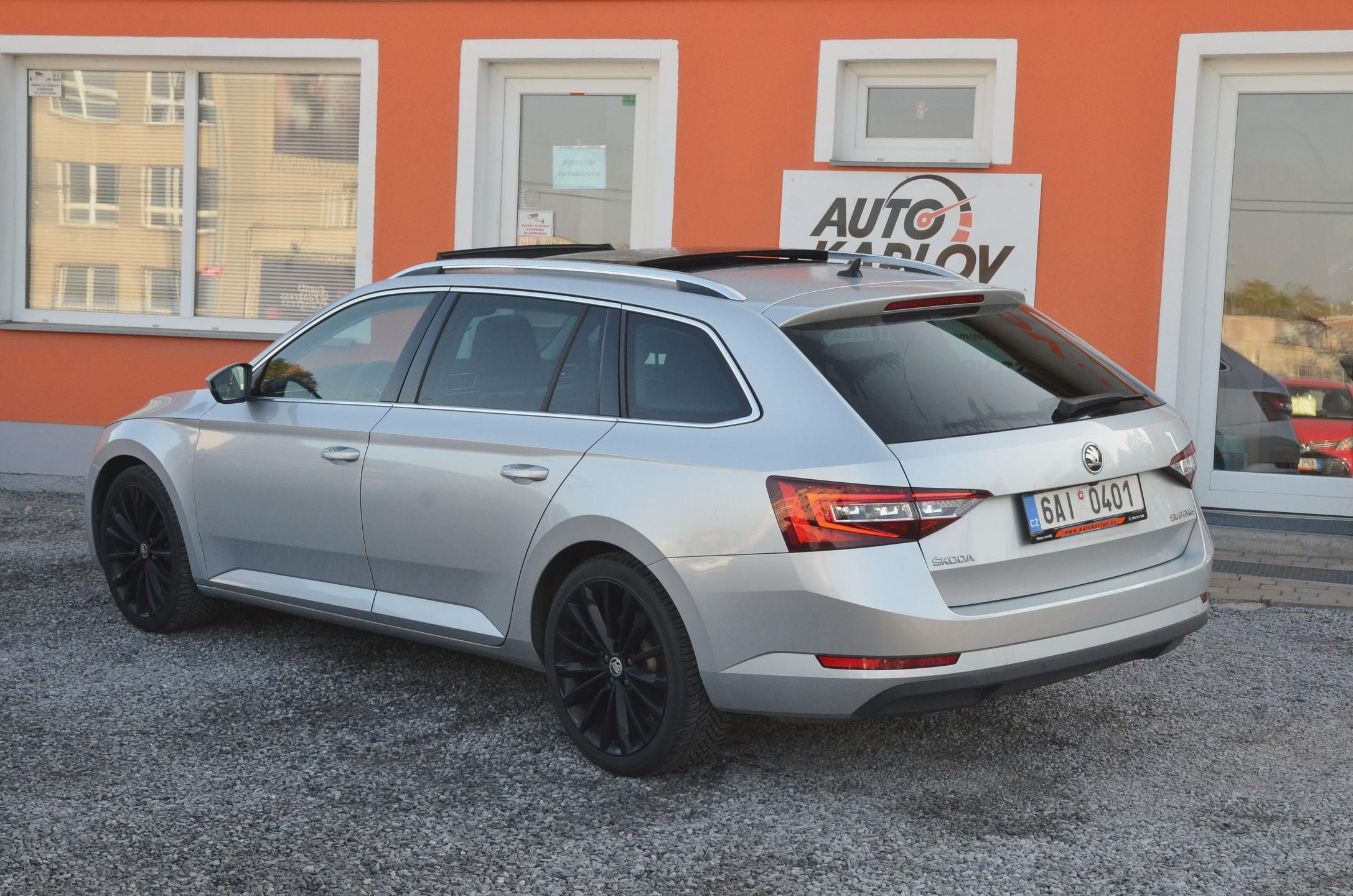 Škoda Superb, 1.8 TSi DSG STYLE / ČR / PANO - fotka 4