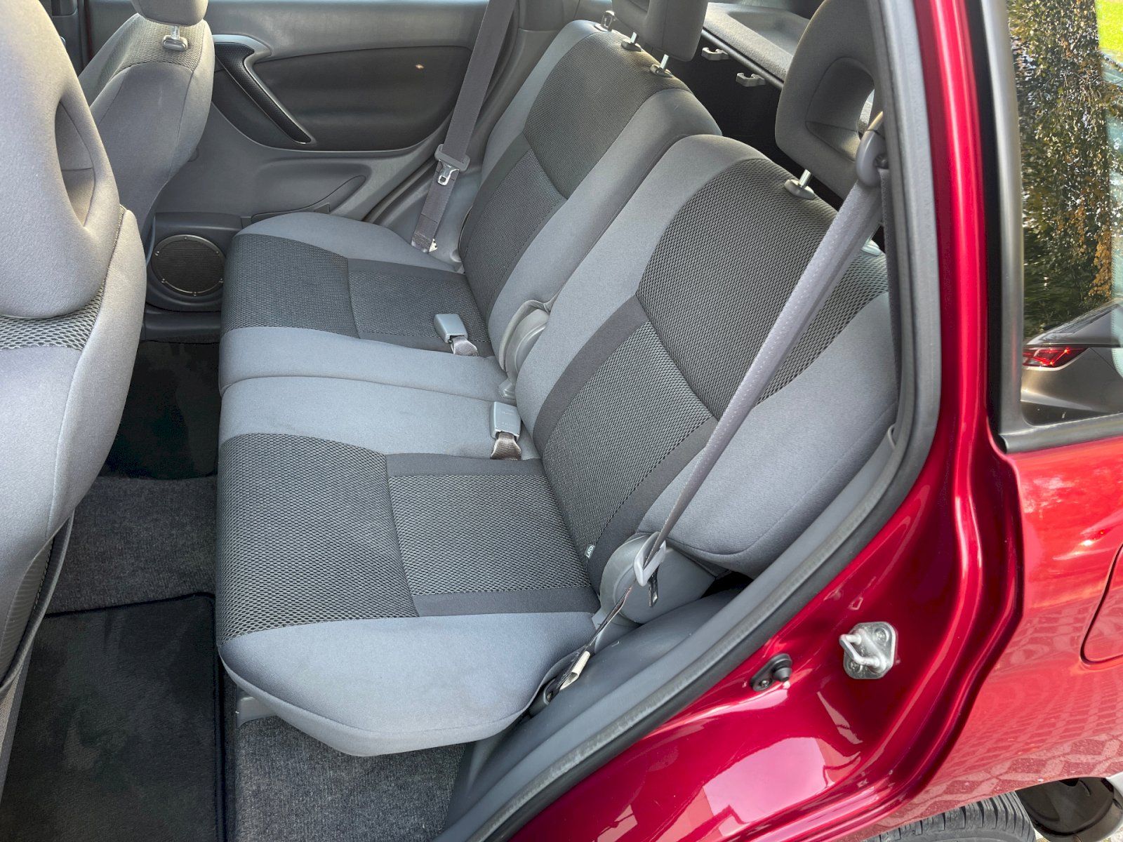 Toyota Rav4, 2.0i / 110 kW Sol - fotka 6