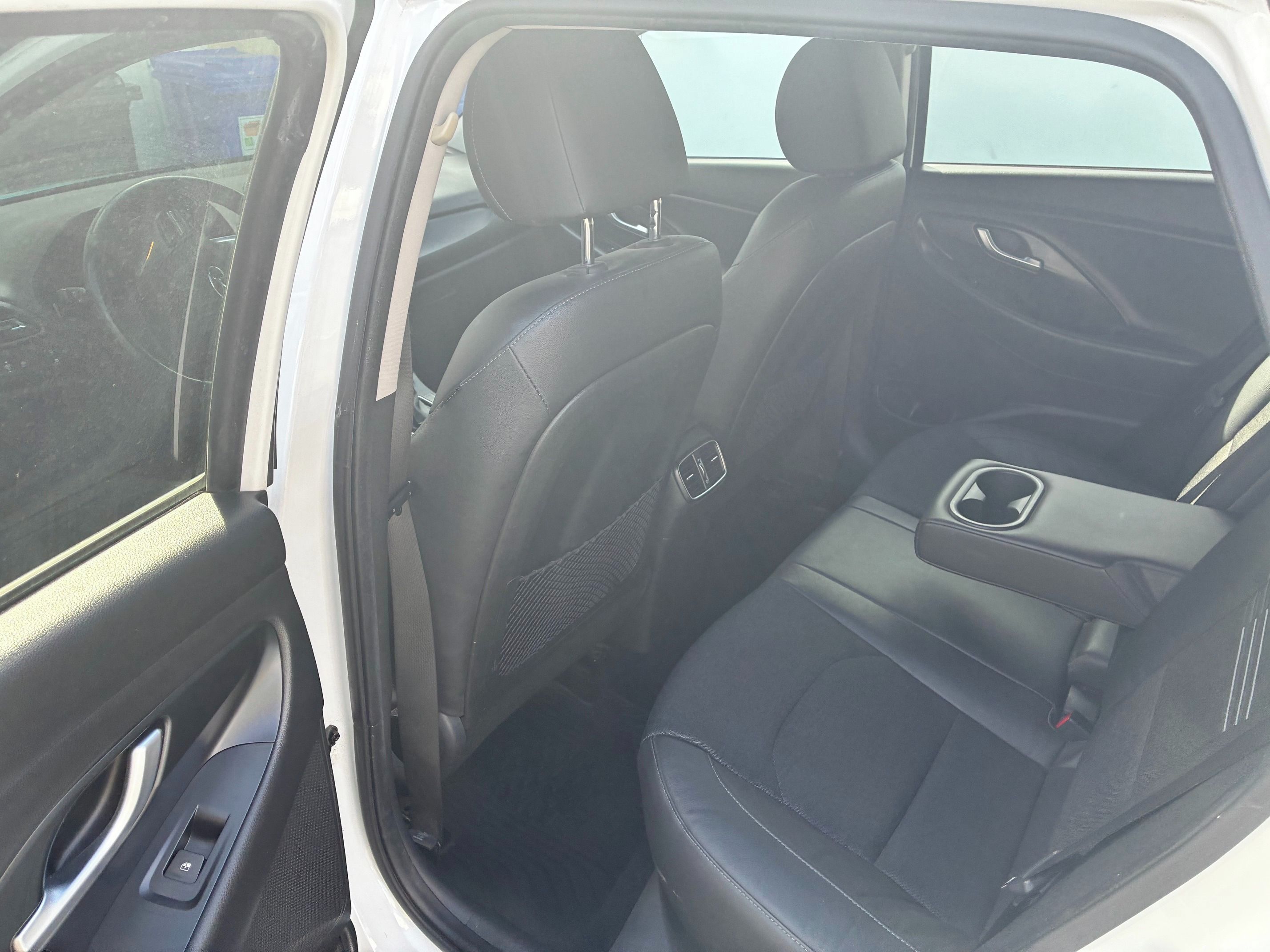 Hyundai i30, 1,6 CRDi automat kombi-fólie - fotka 5