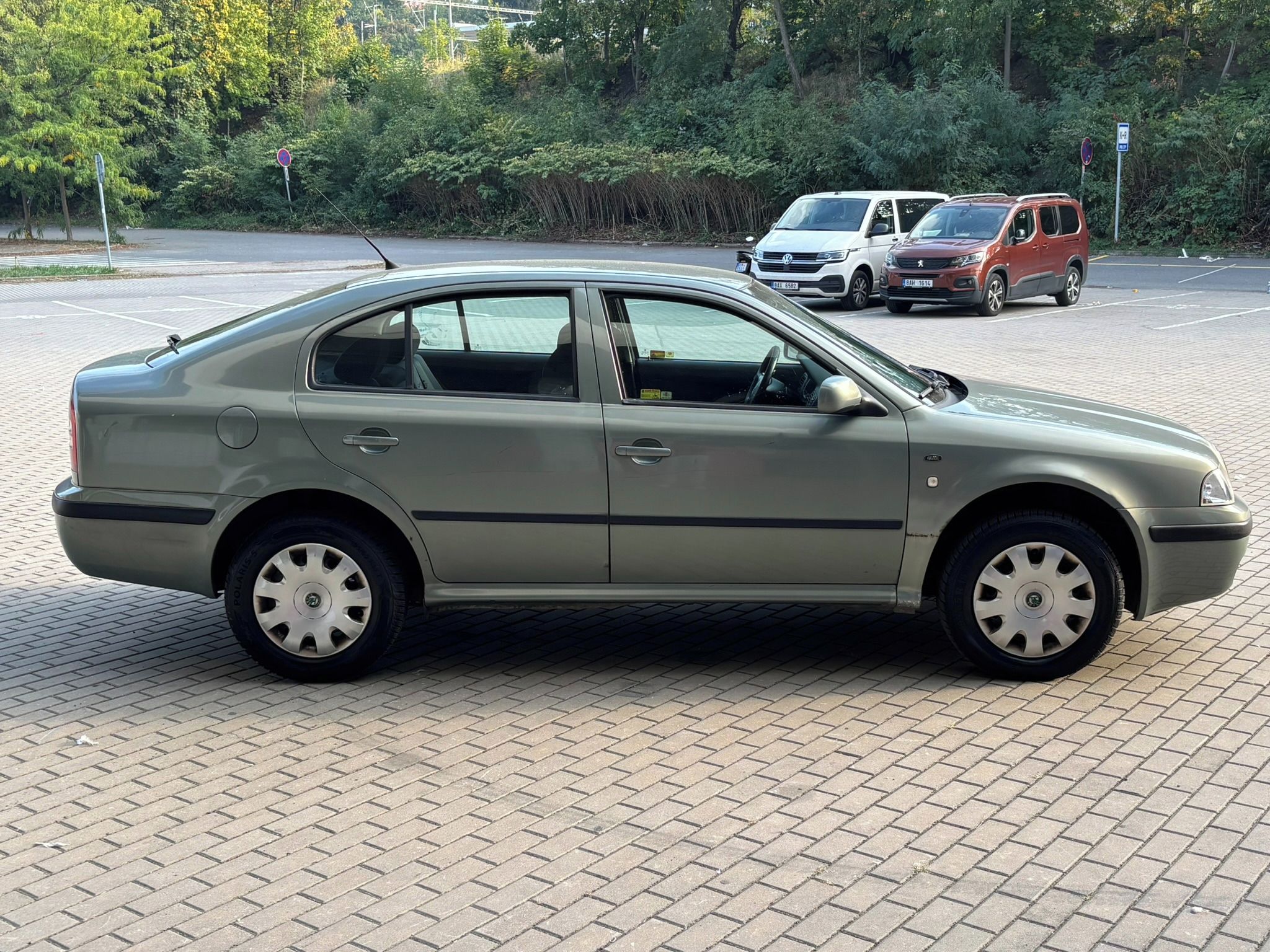 Škoda Octavia, 1.8T, 110kw Původ ČR 1. maj. - fotka 6