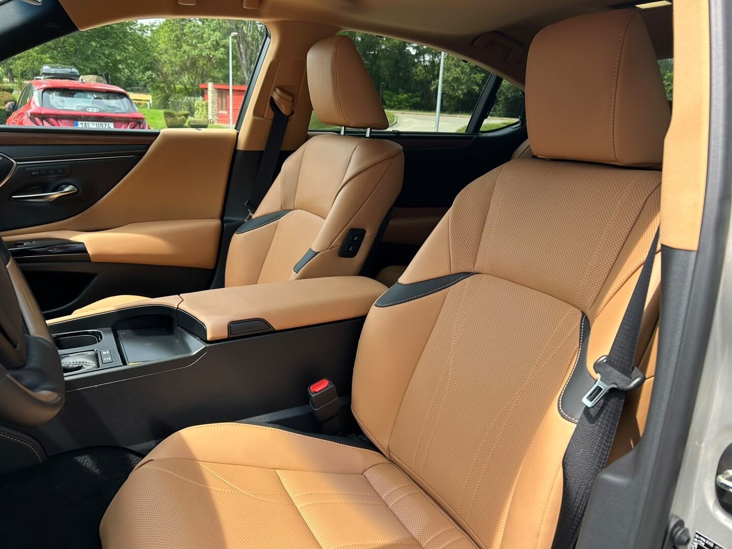 Lexus ES, 300h 2,5 HEV LUXURY - fotka 6