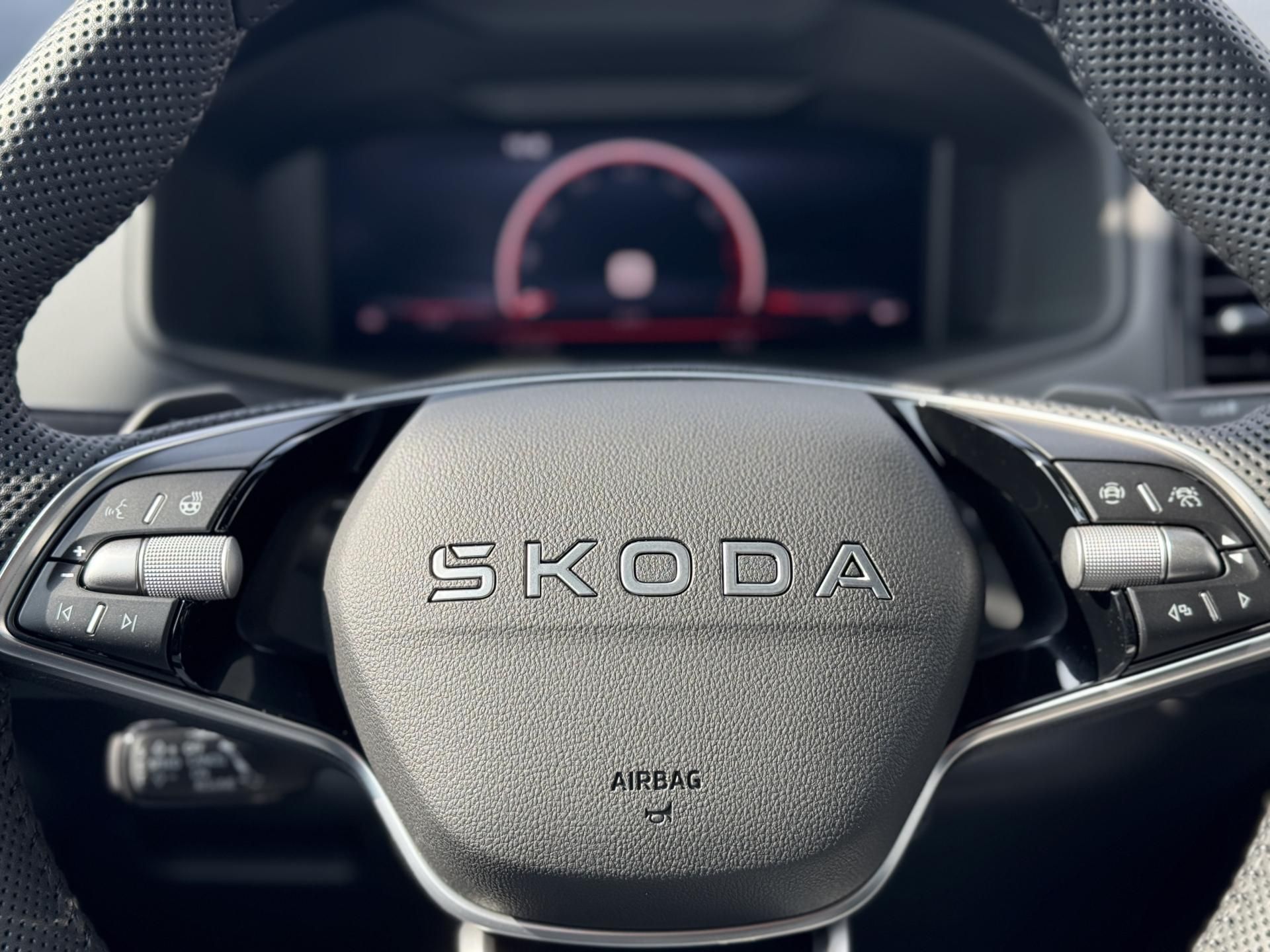 Škoda Karoq, Sportline 1,5 TSI 110 kW DSG - fotka 6