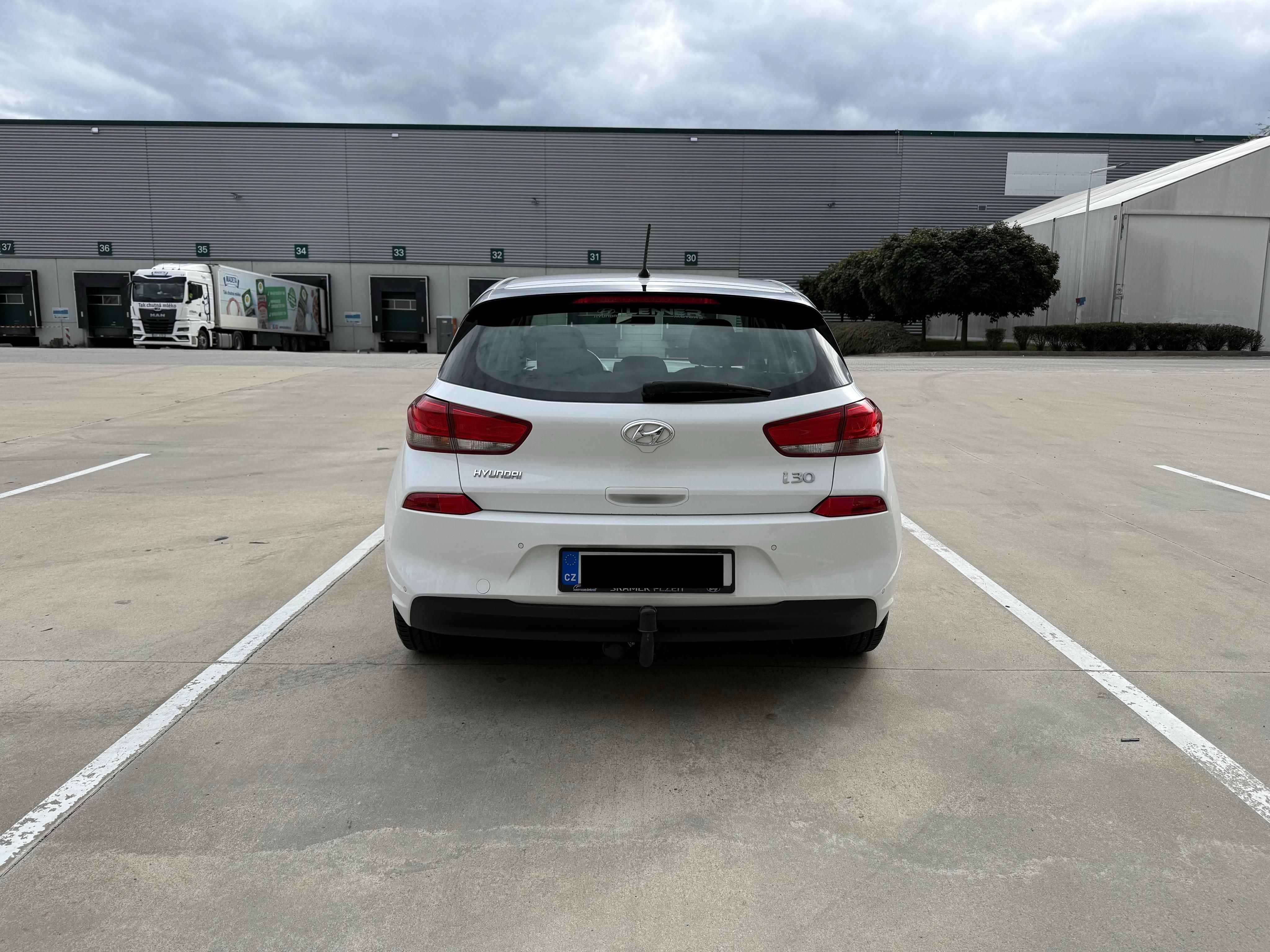 Hyundai i30, 1.4I 4 VÁLEC FACELIFT KLIMA - fotka 5