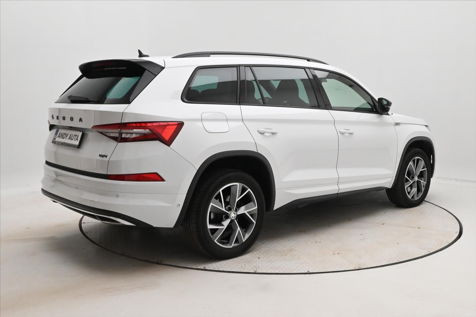 Škoda Kodiaq, 2,0 TDI 147kW DSG Sportline Zá - fotka 5