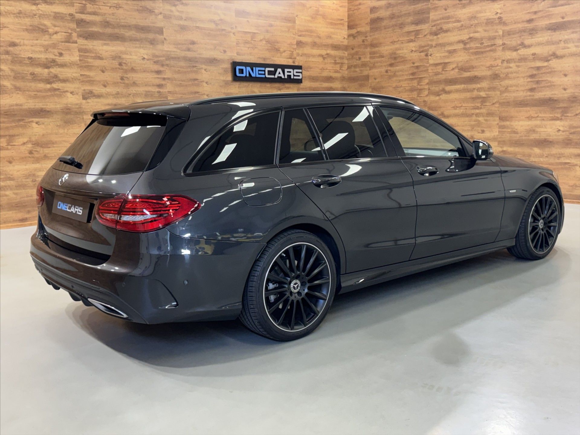 Mercedes-Benz Třídy C, 220D 4M AMG NIGHT FULL PPF - fotka 3