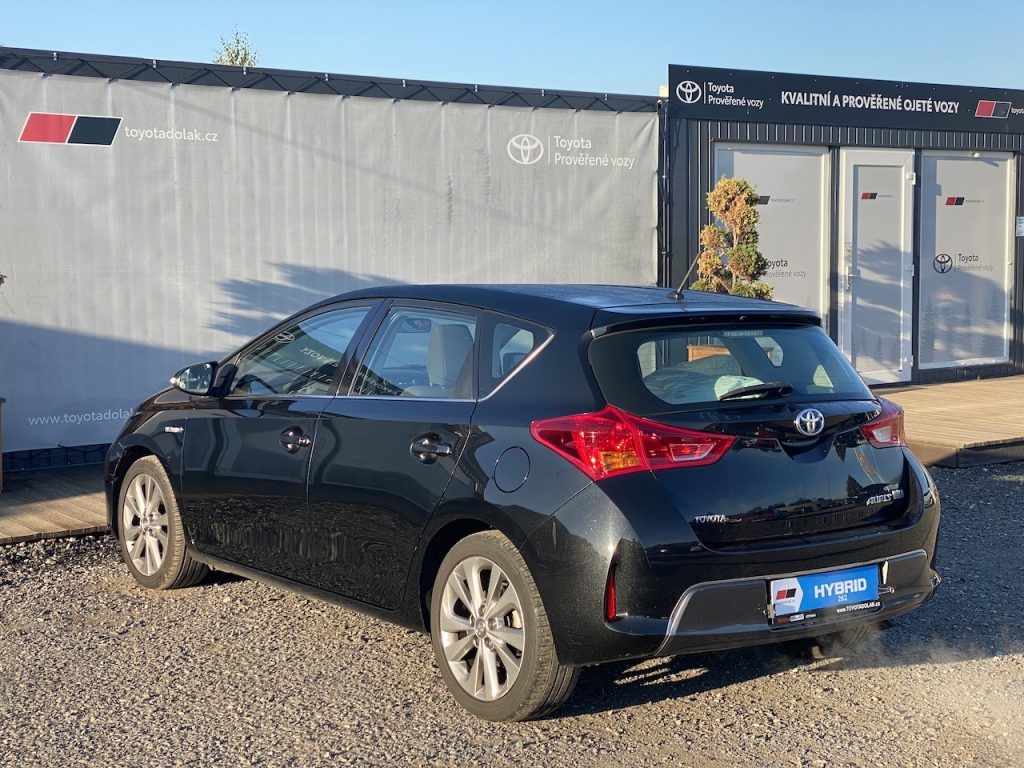 Toyota Auris, 1.8HSD, 2x kola, po servisu - fotka 5