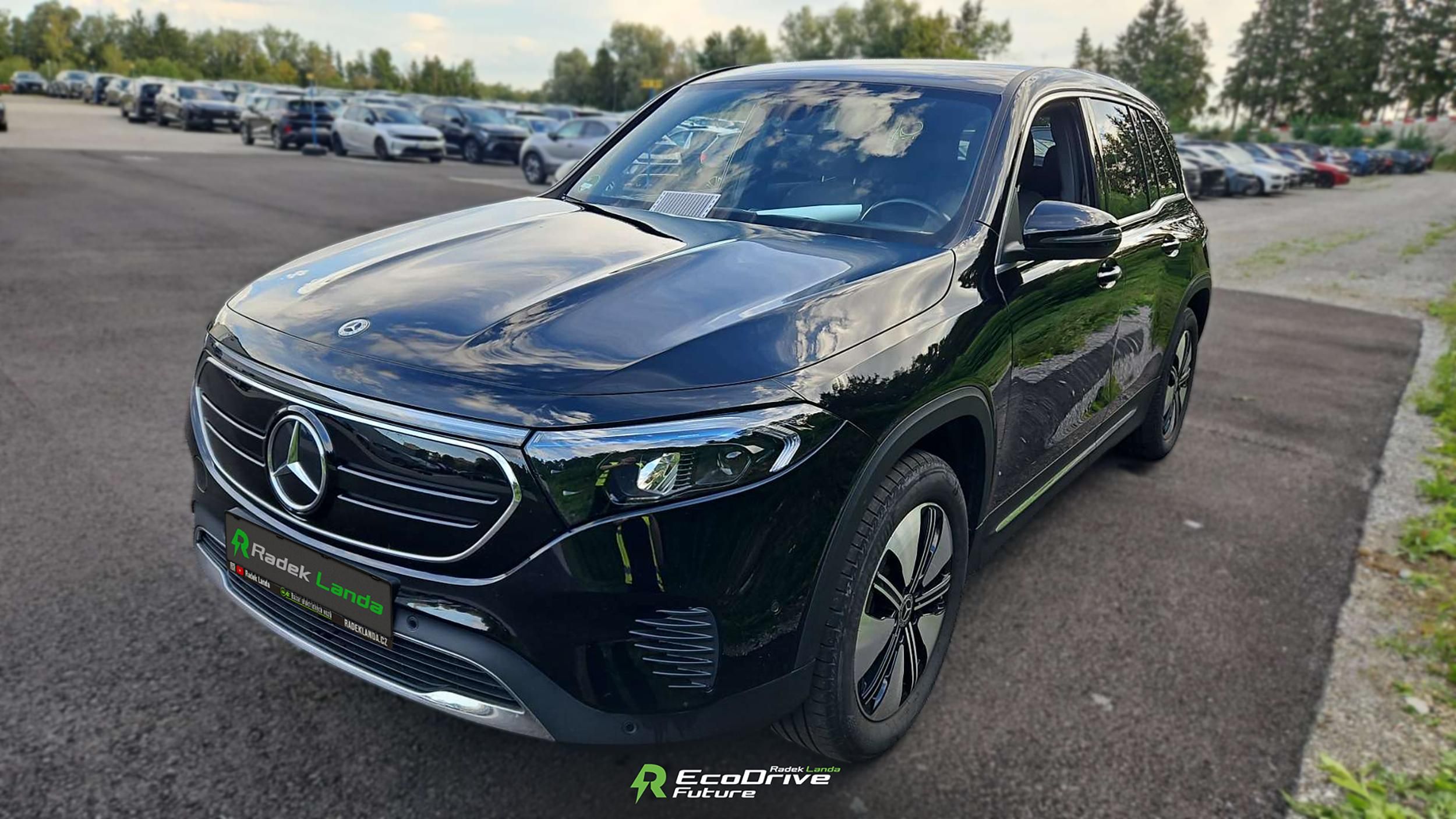 Mercedes-Benz EQB, Electric Art – 70,5 kWh - fotka 4
