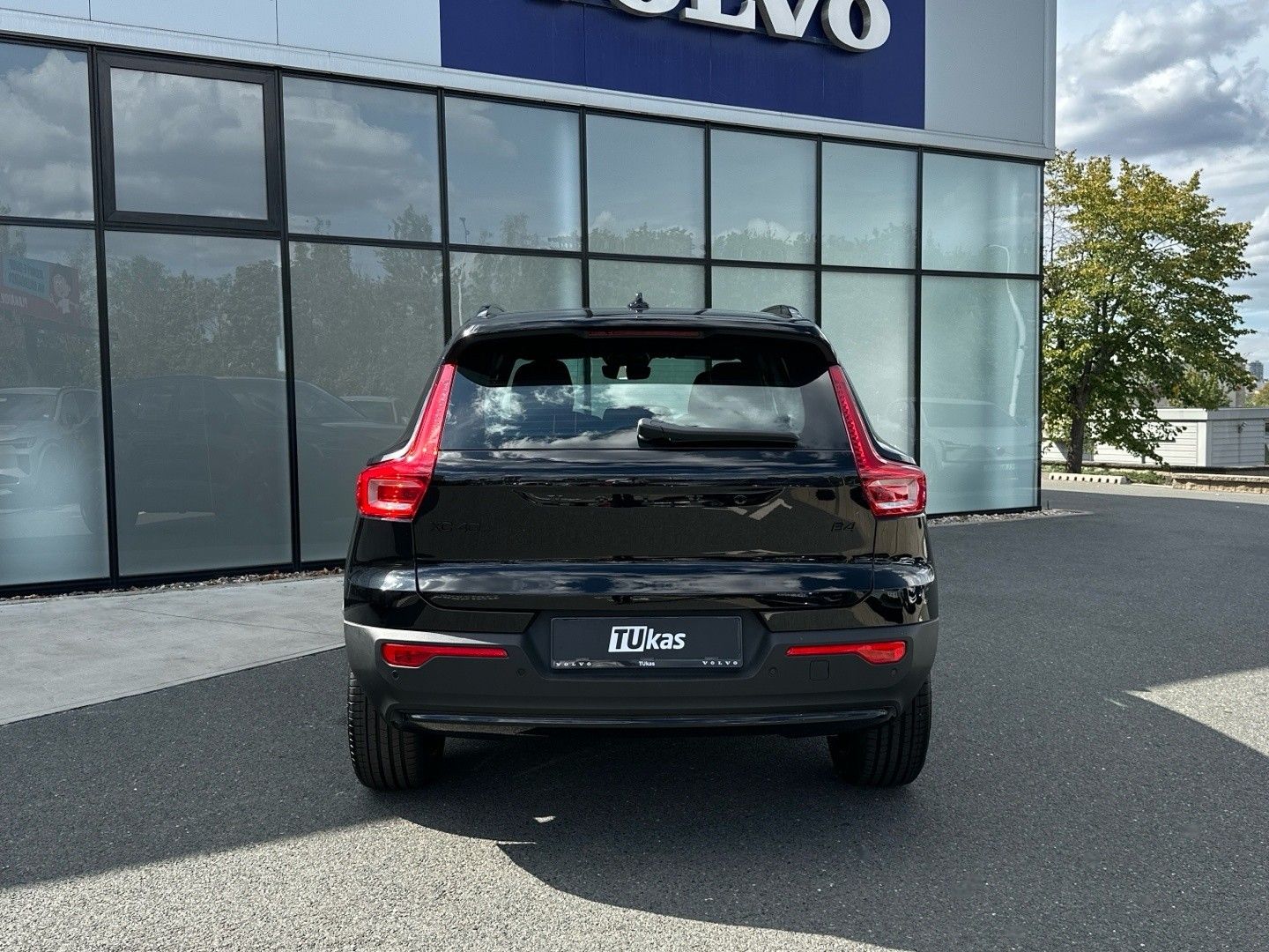 Volvo XC40, 2.0B3 120kW ULTRA BLACK EDITIO - fotka 5