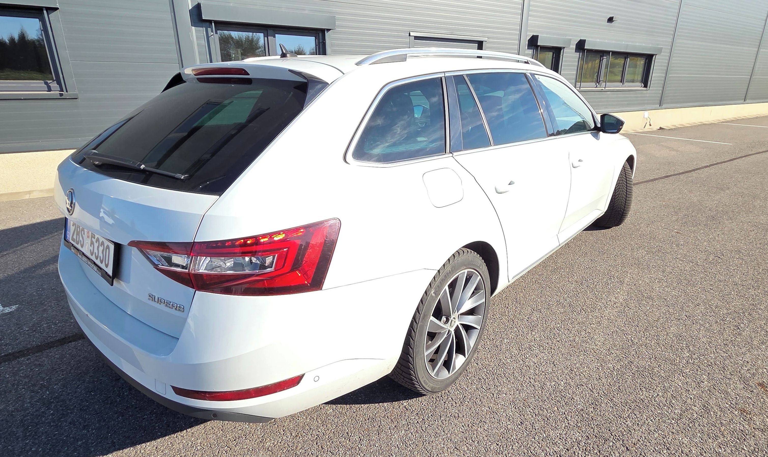 Škoda Superb, L&K 2.0 TDI 140 kW 4x4 DSG - fotka 5