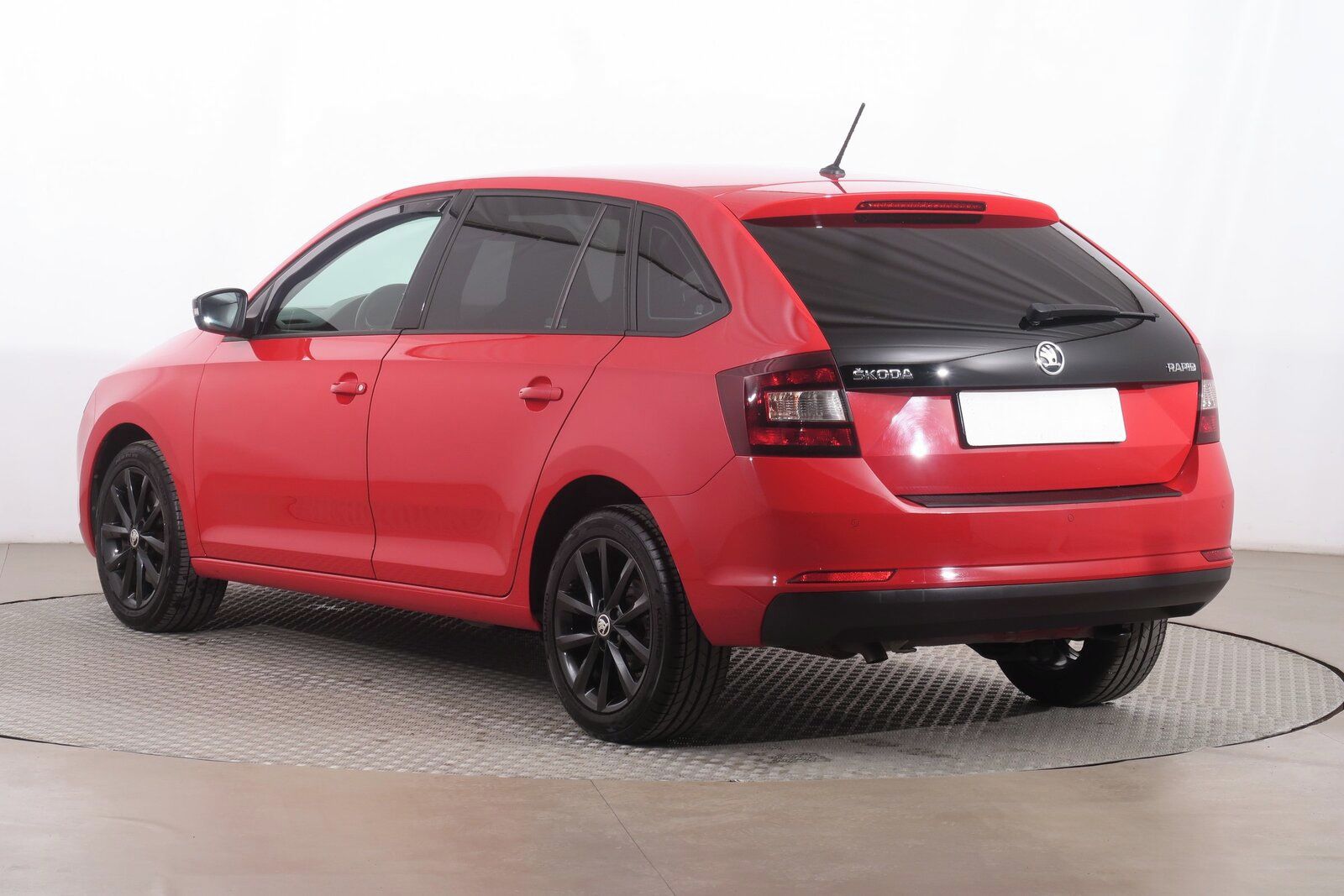 Škoda Rapid, 1.0 TSI, Spaceback, Automat - fotka 4