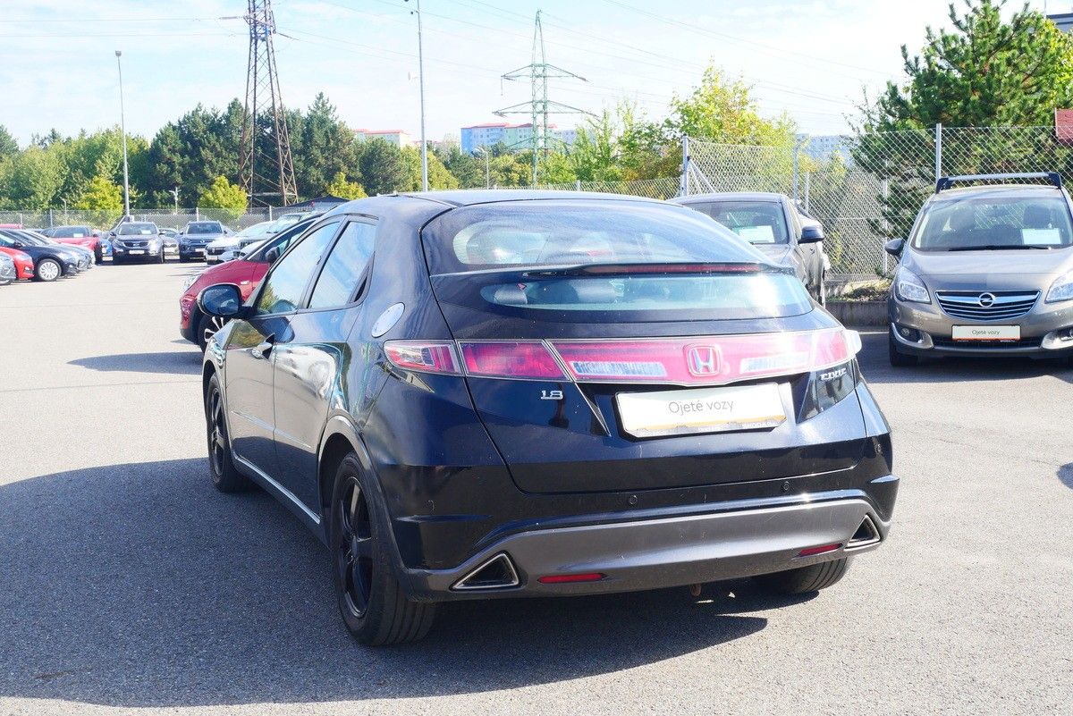 Honda Civic, 1.8i 103 kW Sport - fotka 4