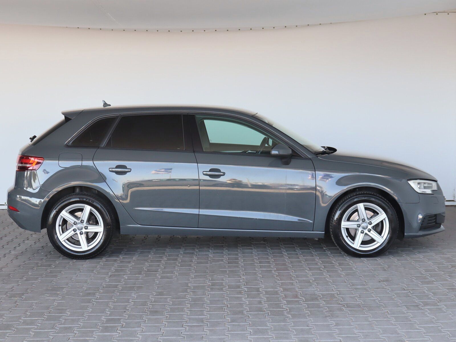 Audi A3, 1.6 TDI, Automat - fotka 6
