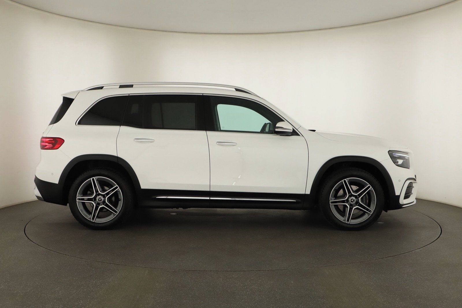 Mercedes-Benz GLB, GLB 200 d 4MATIC, AMG line - fotka 6