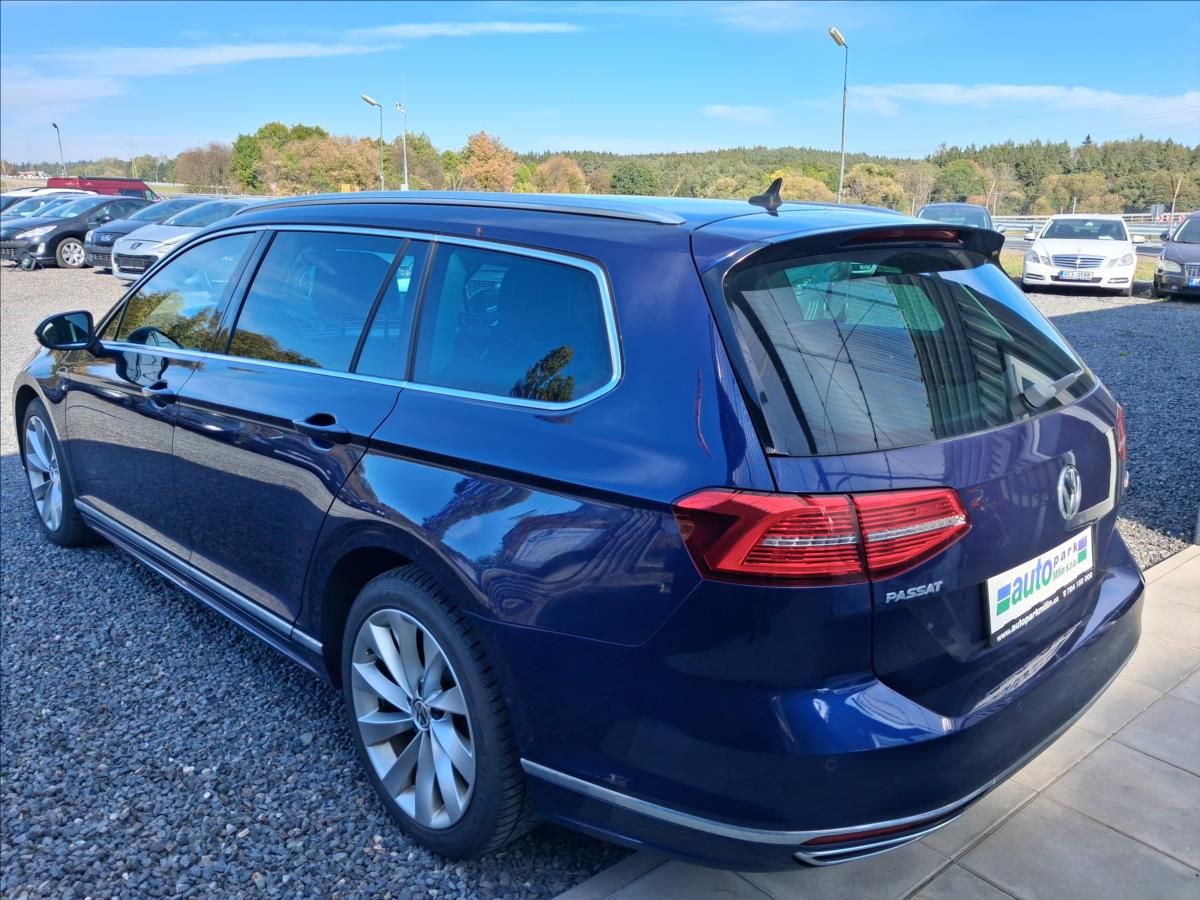 Volkswagen Passat, 2,0 R Line, Matrix,TZ, 4x4,CZ - fotka 5