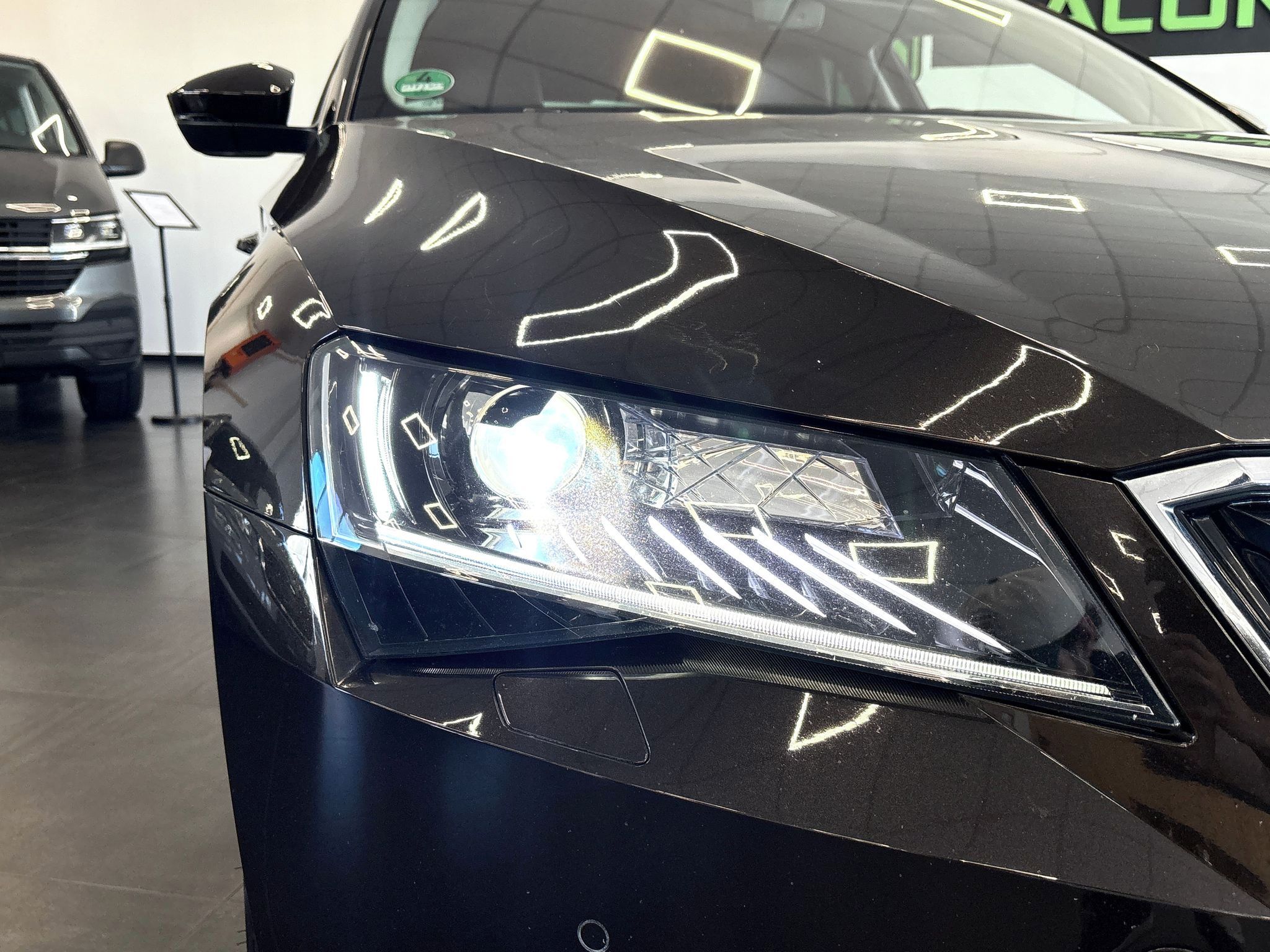 Škoda Superb, 2.0TDI 140kW 4x4 DSG Alcantara - fotka 6