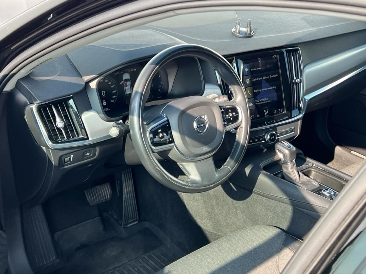 Volvo V90, 2,0 187kW 8AT 2WD MOMENTUM  T5 - fotka 6