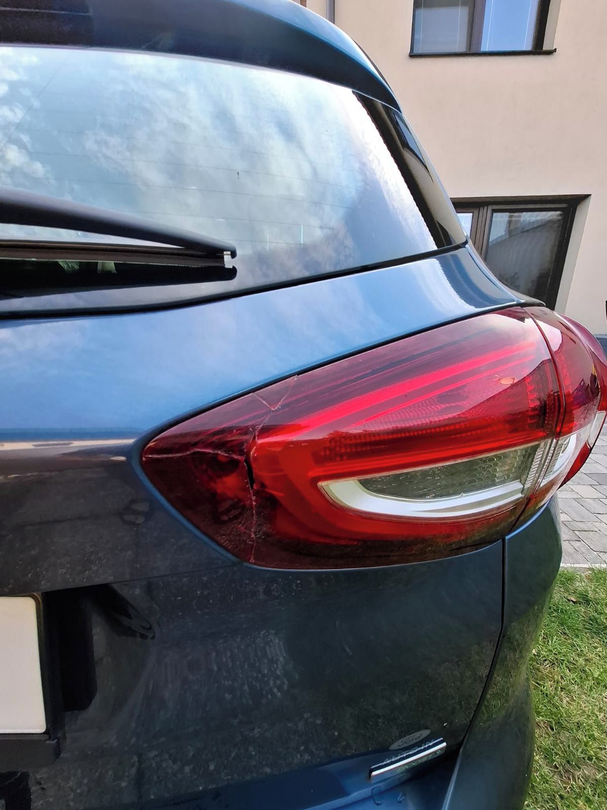 Ford C-MAX, 1,0 92 kw benzín - fotka 5