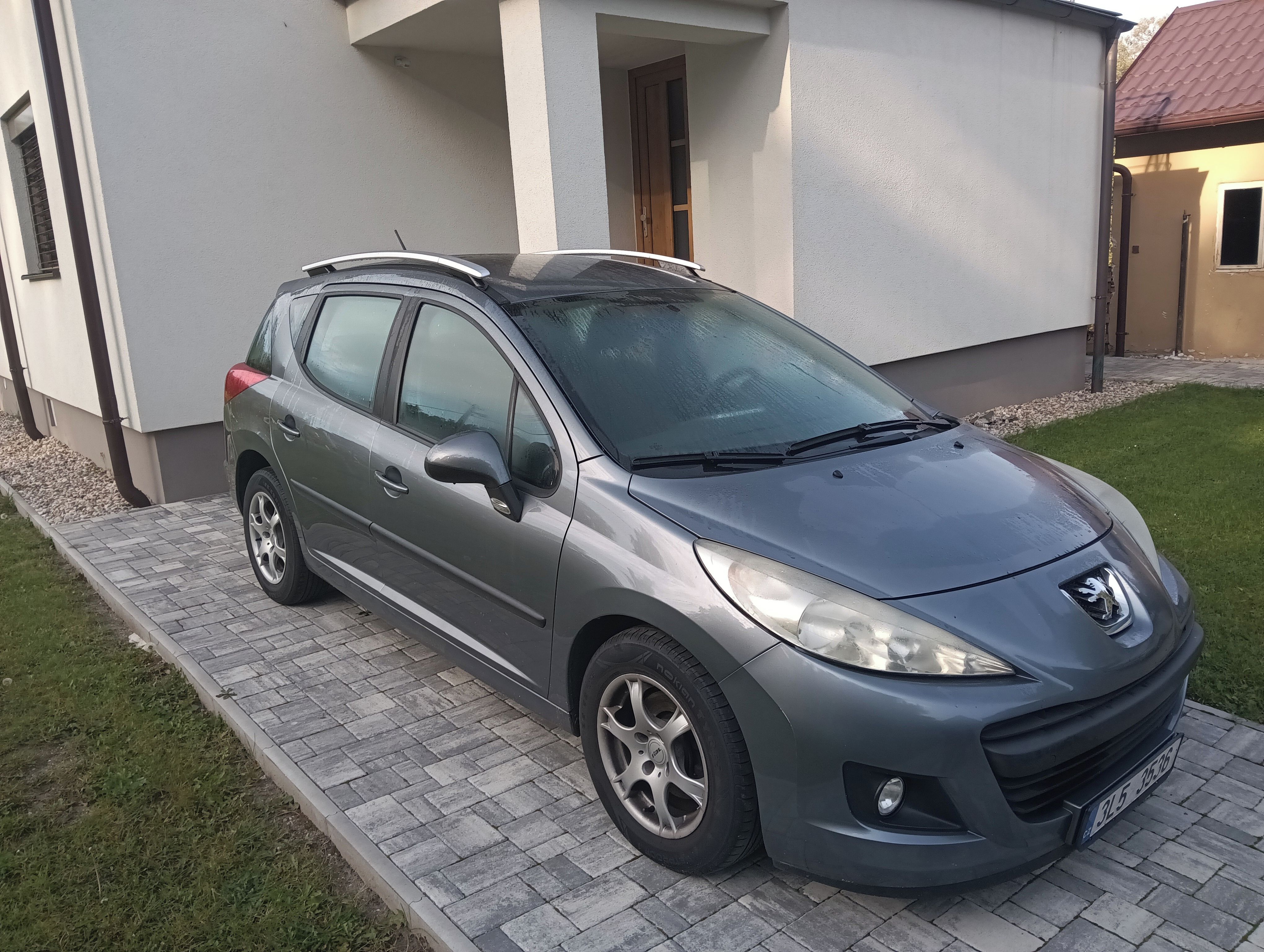 Peugeot 207, 1.4 benzín, pravidelný servis - fotka 6