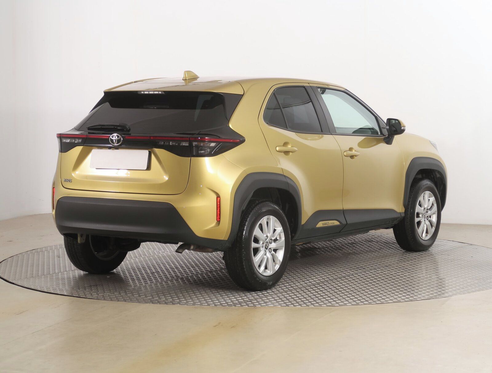 Toyota Yaris Cross, 1.5 VVT-i, Serv.kniha - fotka 5