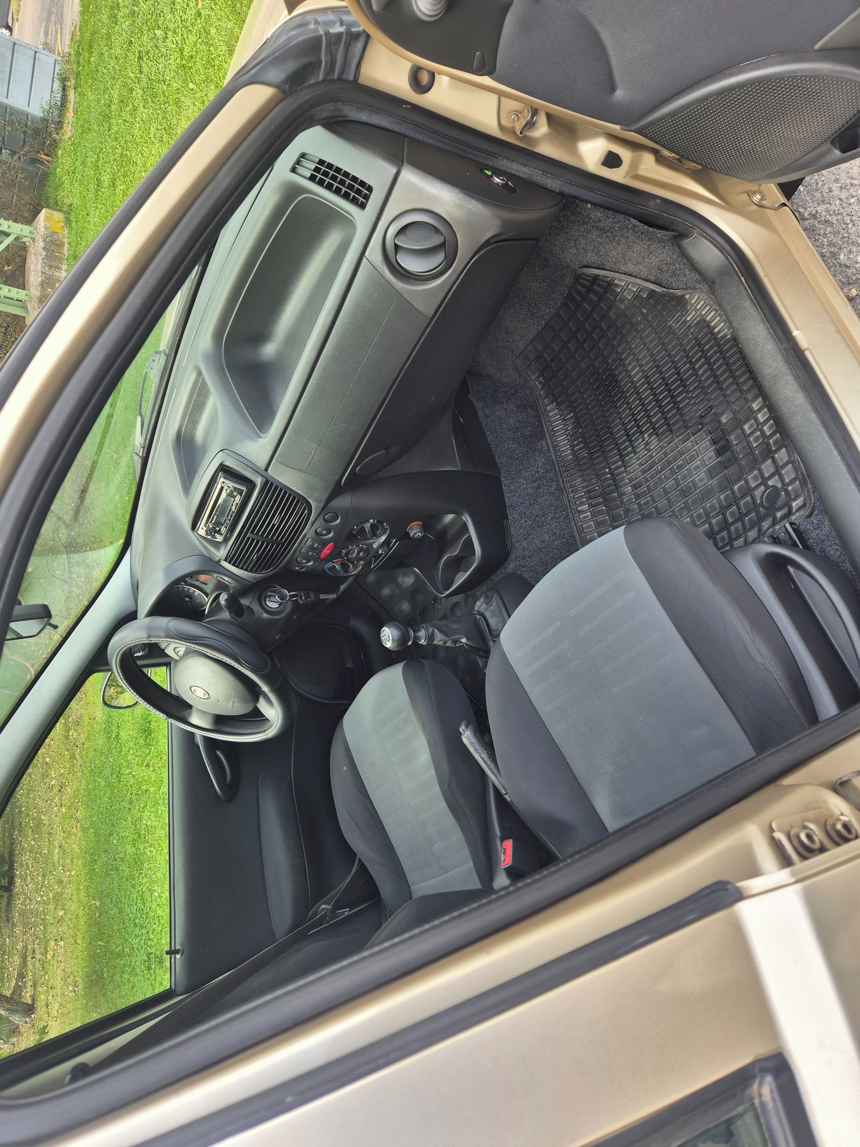 Fiat Punto, 1.2Mpi TAŽNÉ ZAŘÍZENÍ - fotka 5
