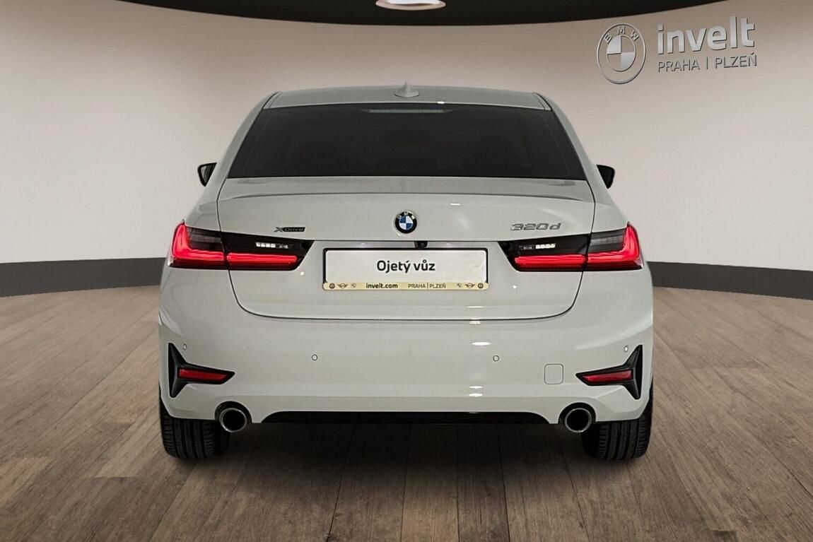 BMW Řada 3, 320d xDrive - fotka 4