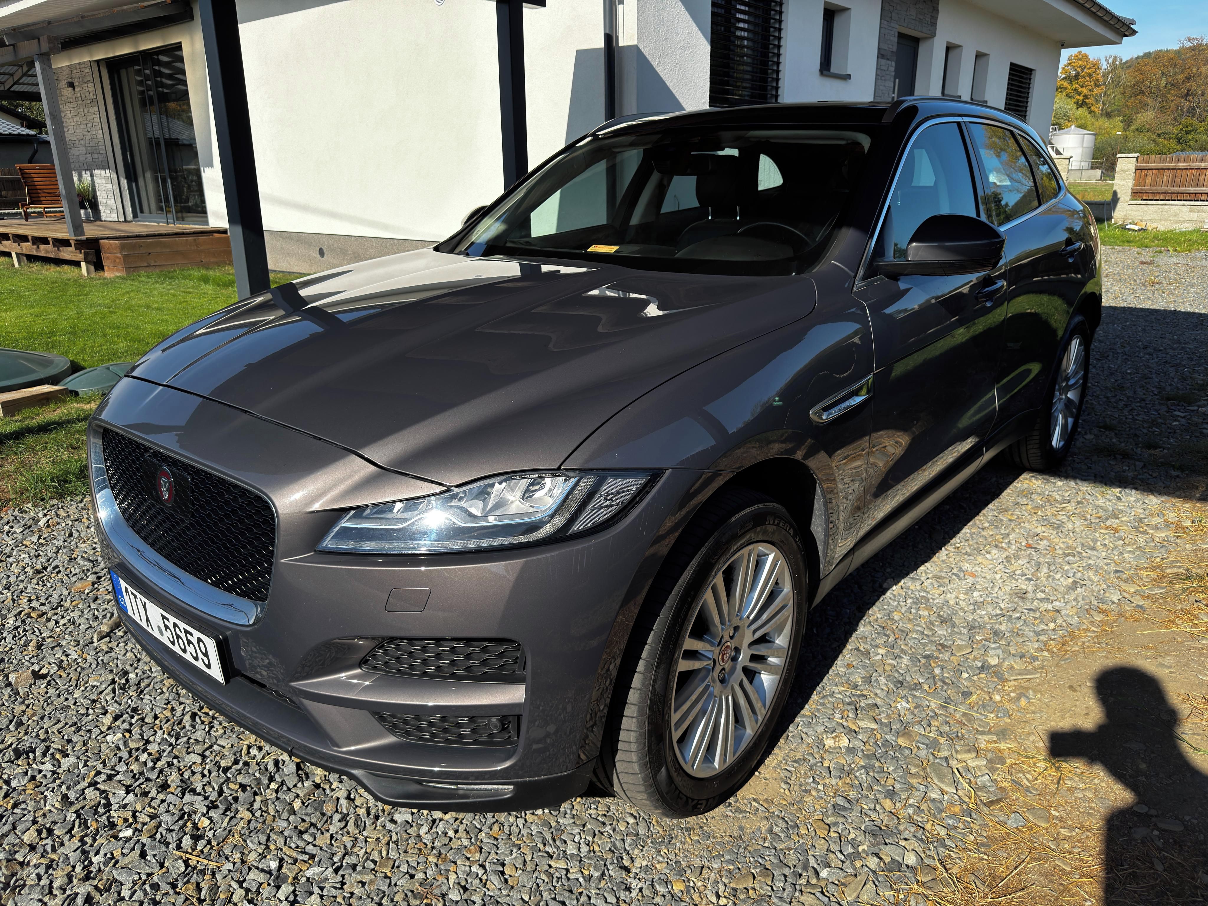 Jaguar F-Pace, 3.0d V6 (221 kW) - fotka 3