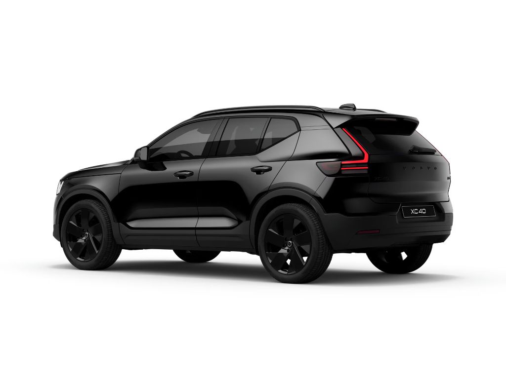 Volvo XC40, PLUS BLACK EDITION B3 FWD 120k - fotka 4